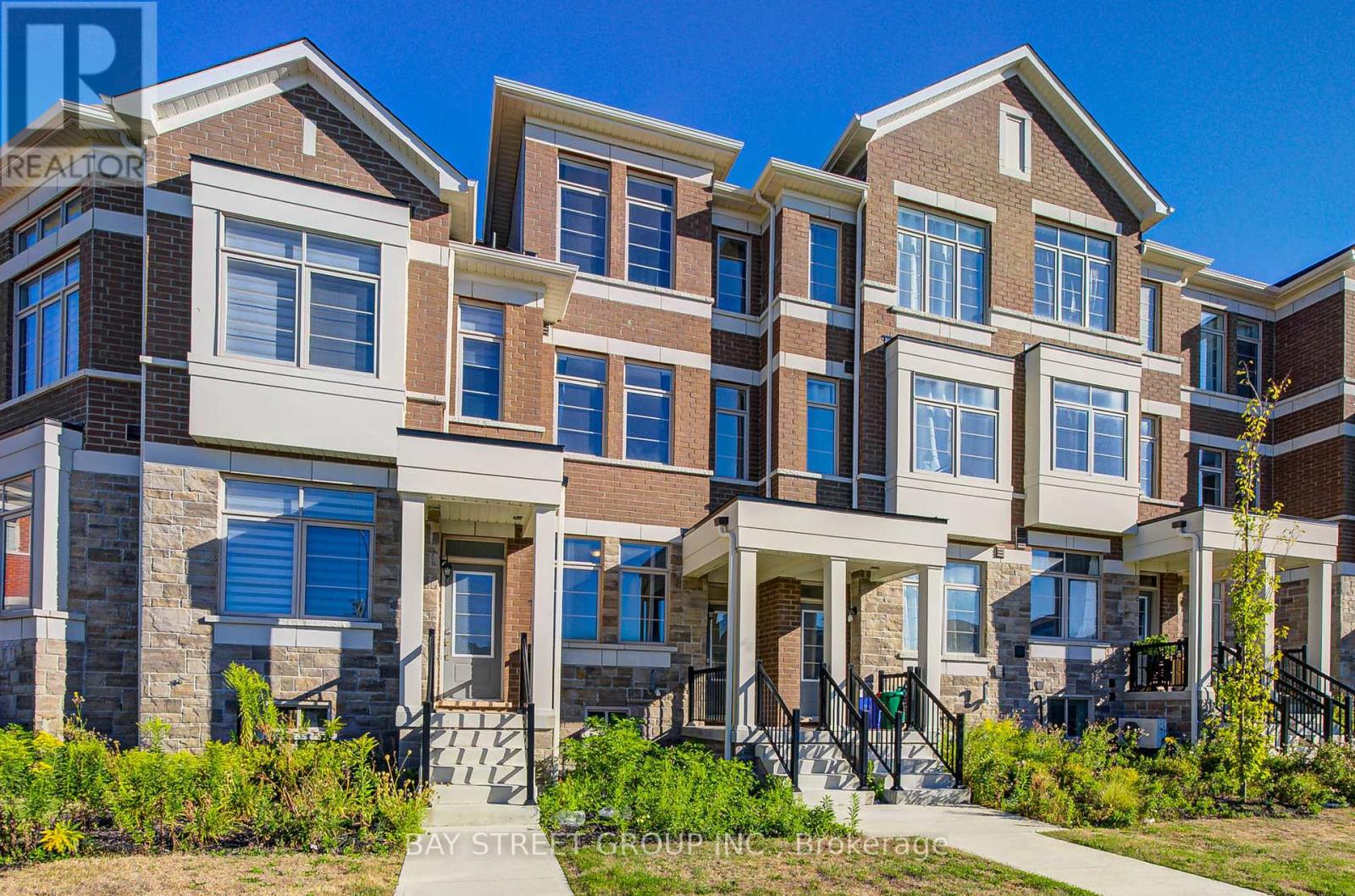 Photo 2 of 3 Carneros Way, Markham ON