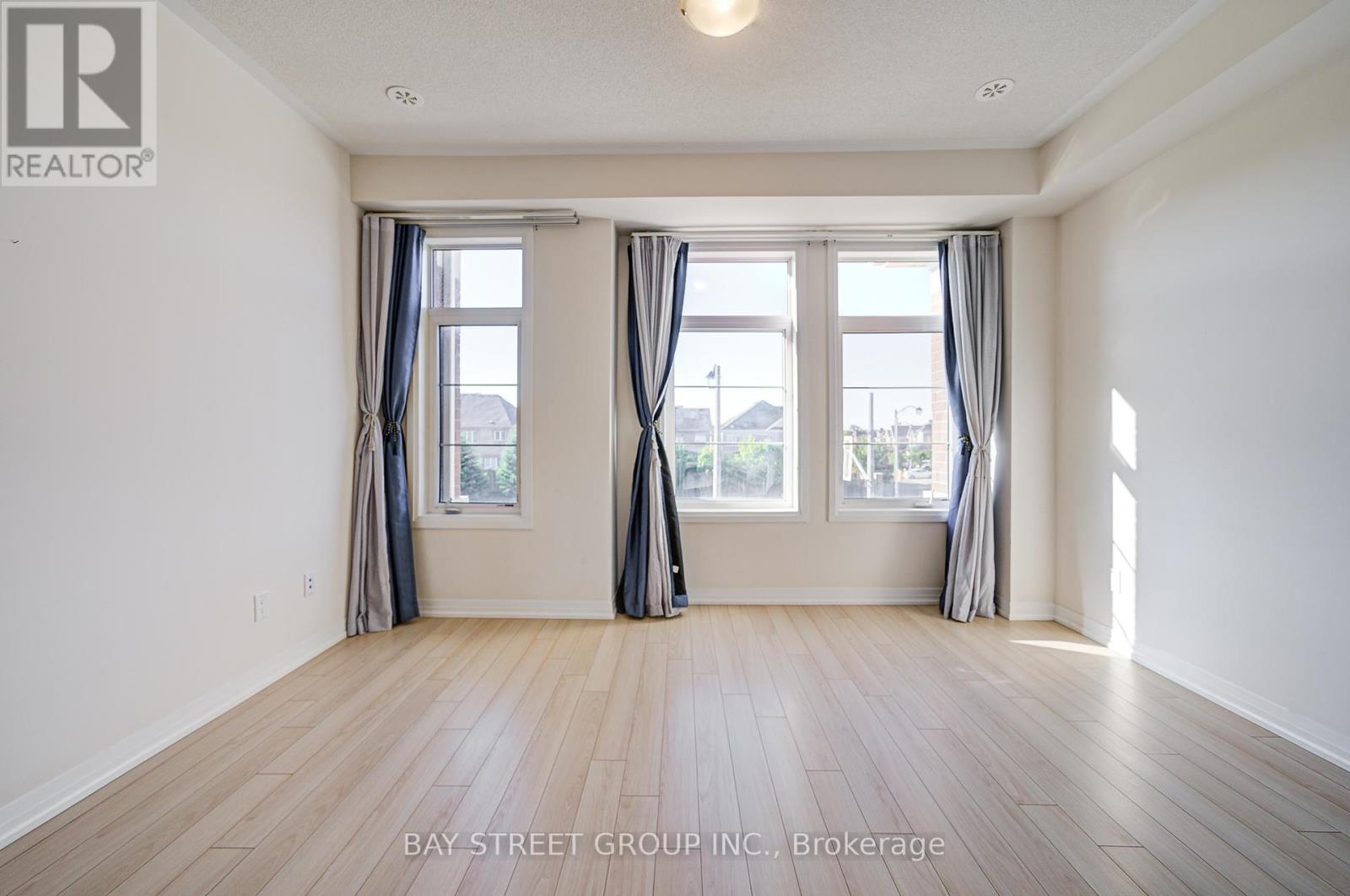 Photo 32 of 3 Carneros Way, Markham ON
