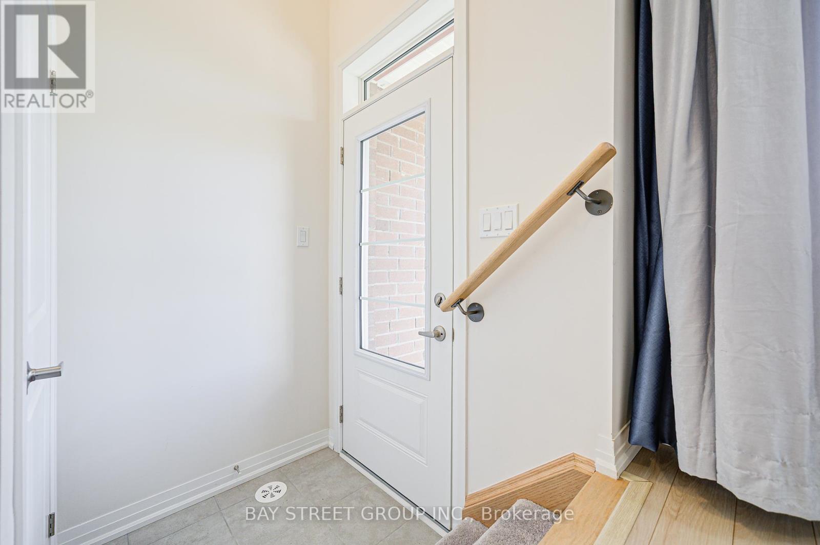 Photo 6 of 3 Carneros Way, Markham ON