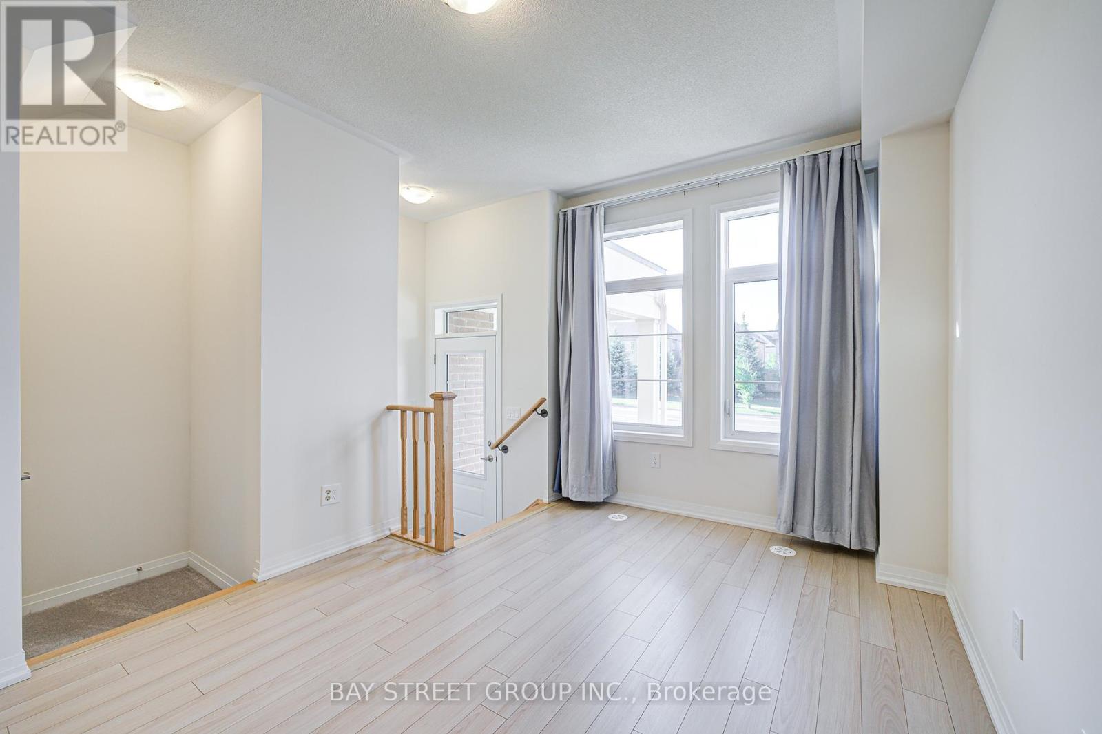 Photo 8 of 3 Carneros Way, Markham ON