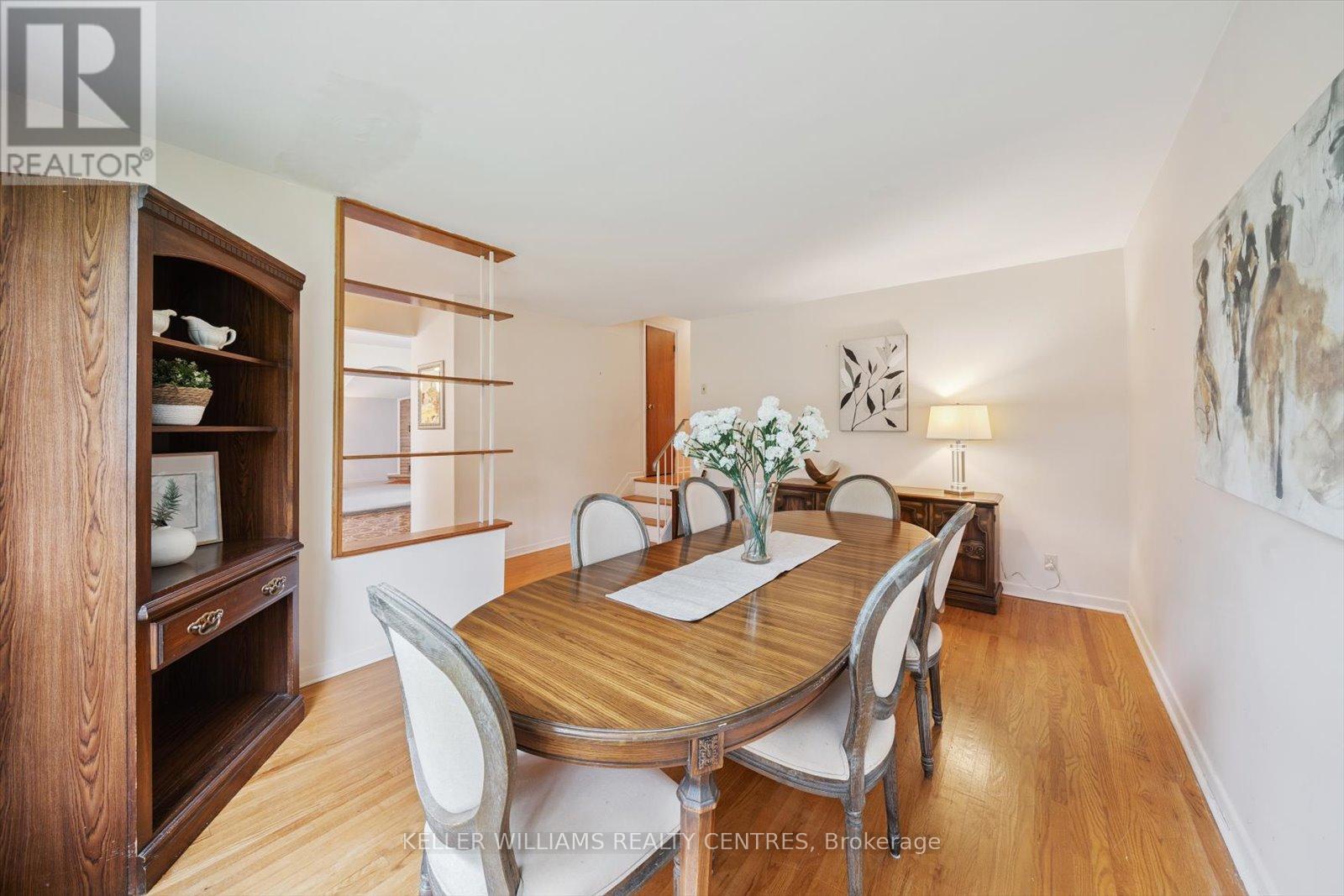 Photo 22 of 29 Seaton Drive, Aurora ON