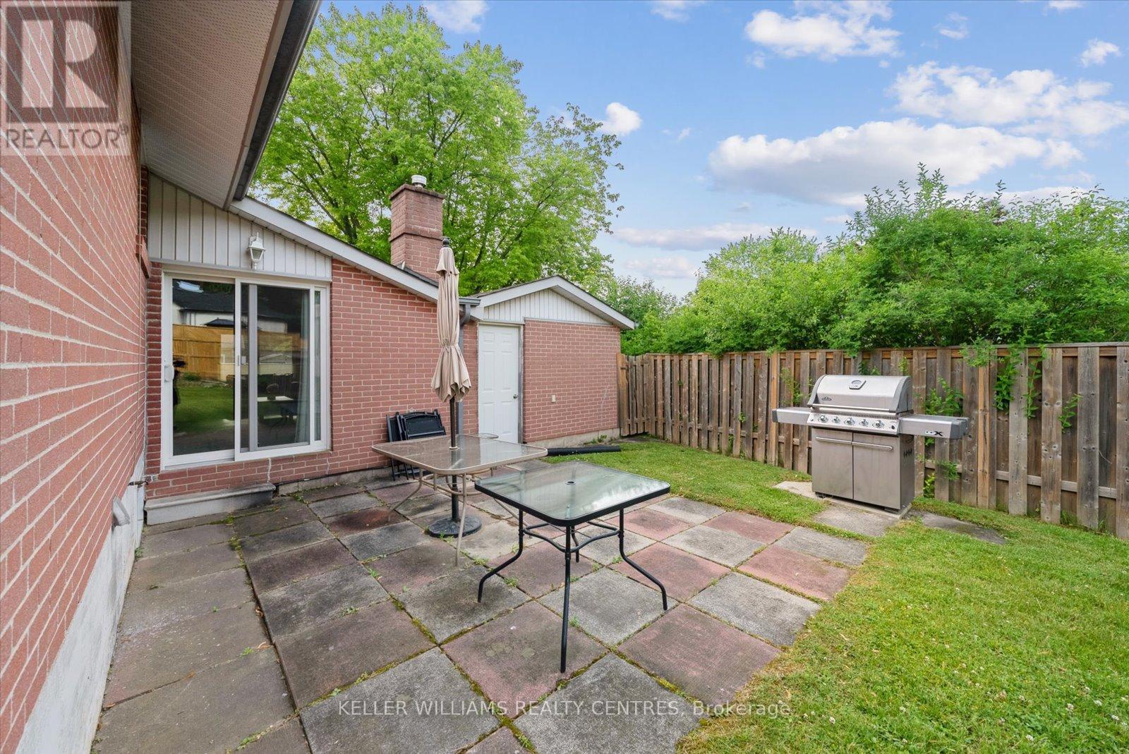 Photo 44 of 29 Seaton Drive, Aurora ON