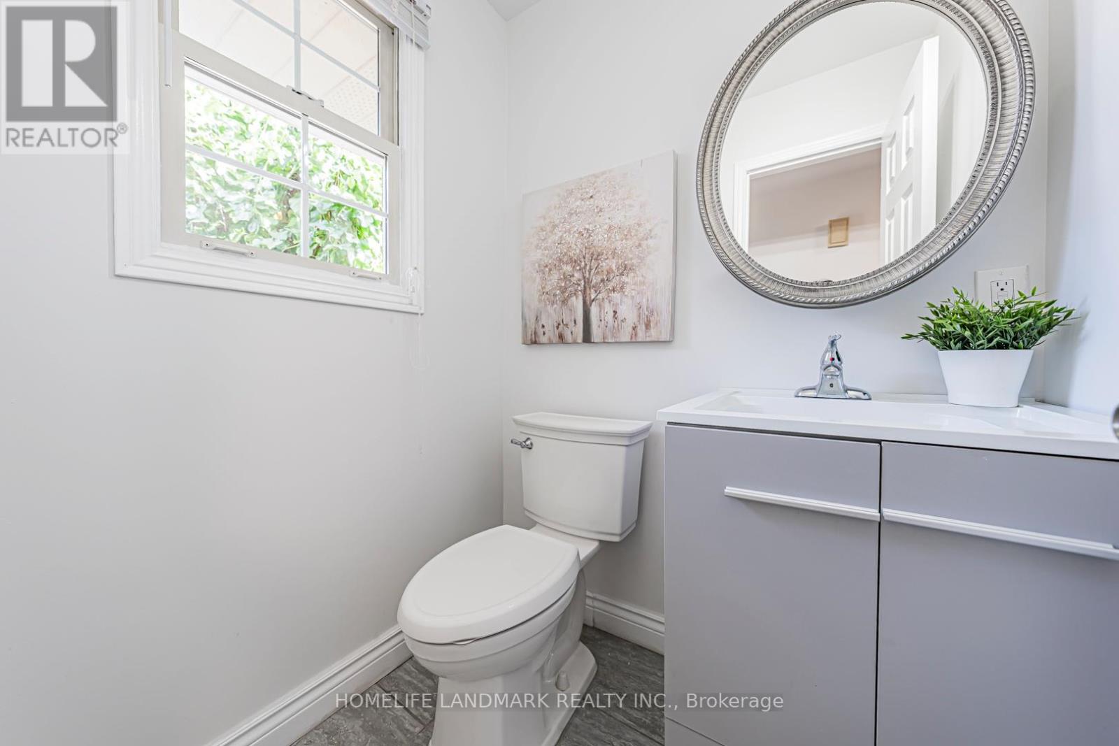 Photo 4 of 356 Brownridge Drive, Vaughan ON