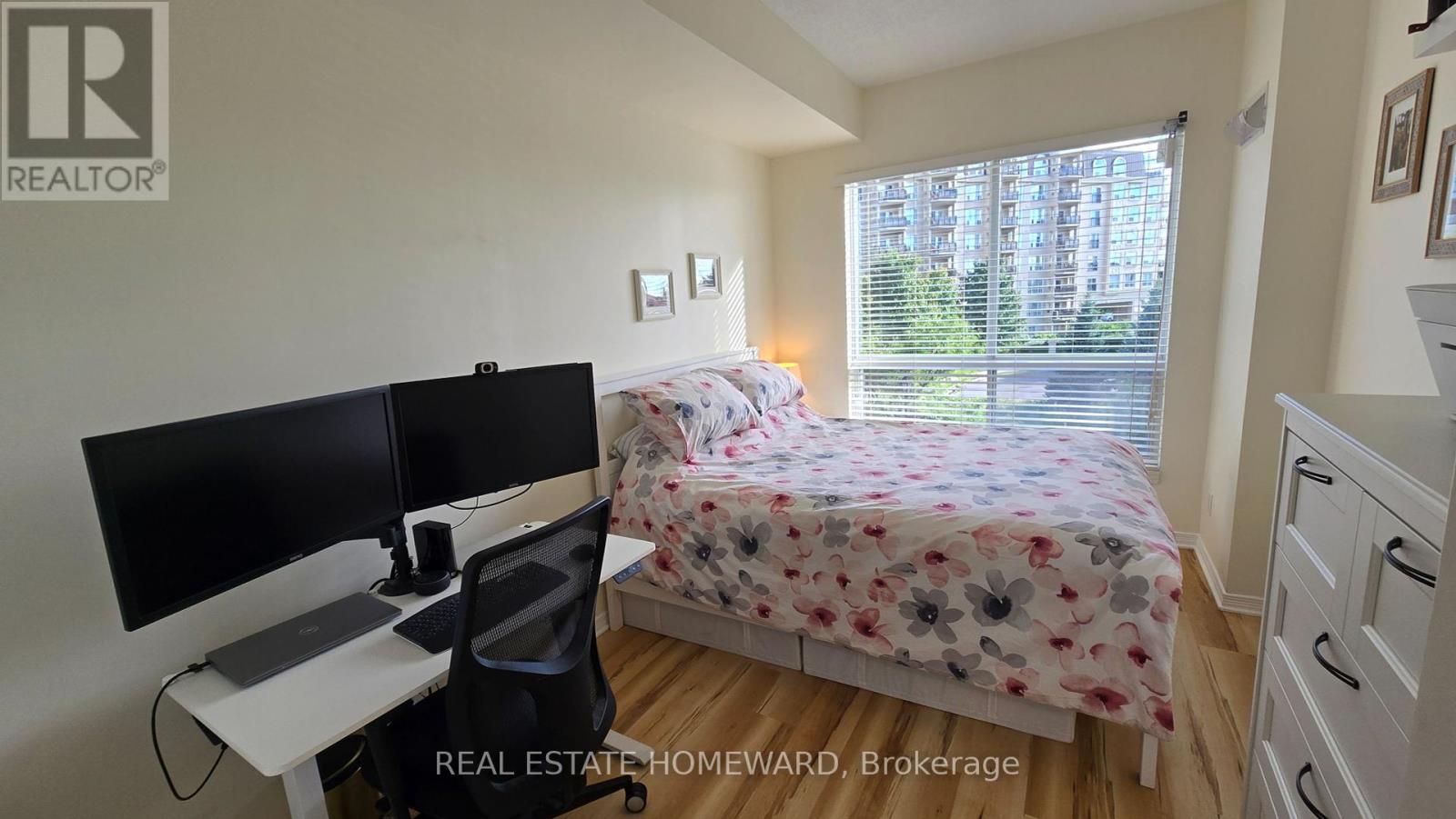 Photo 11 of 314 2 Maison Parc Court, Vaughan ON