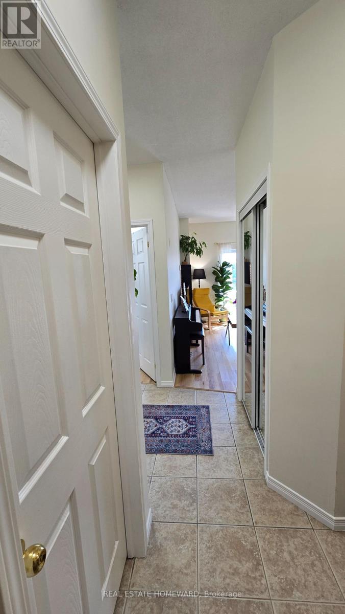Photo 14 of 314 2 Maison Parc Court, Vaughan ON