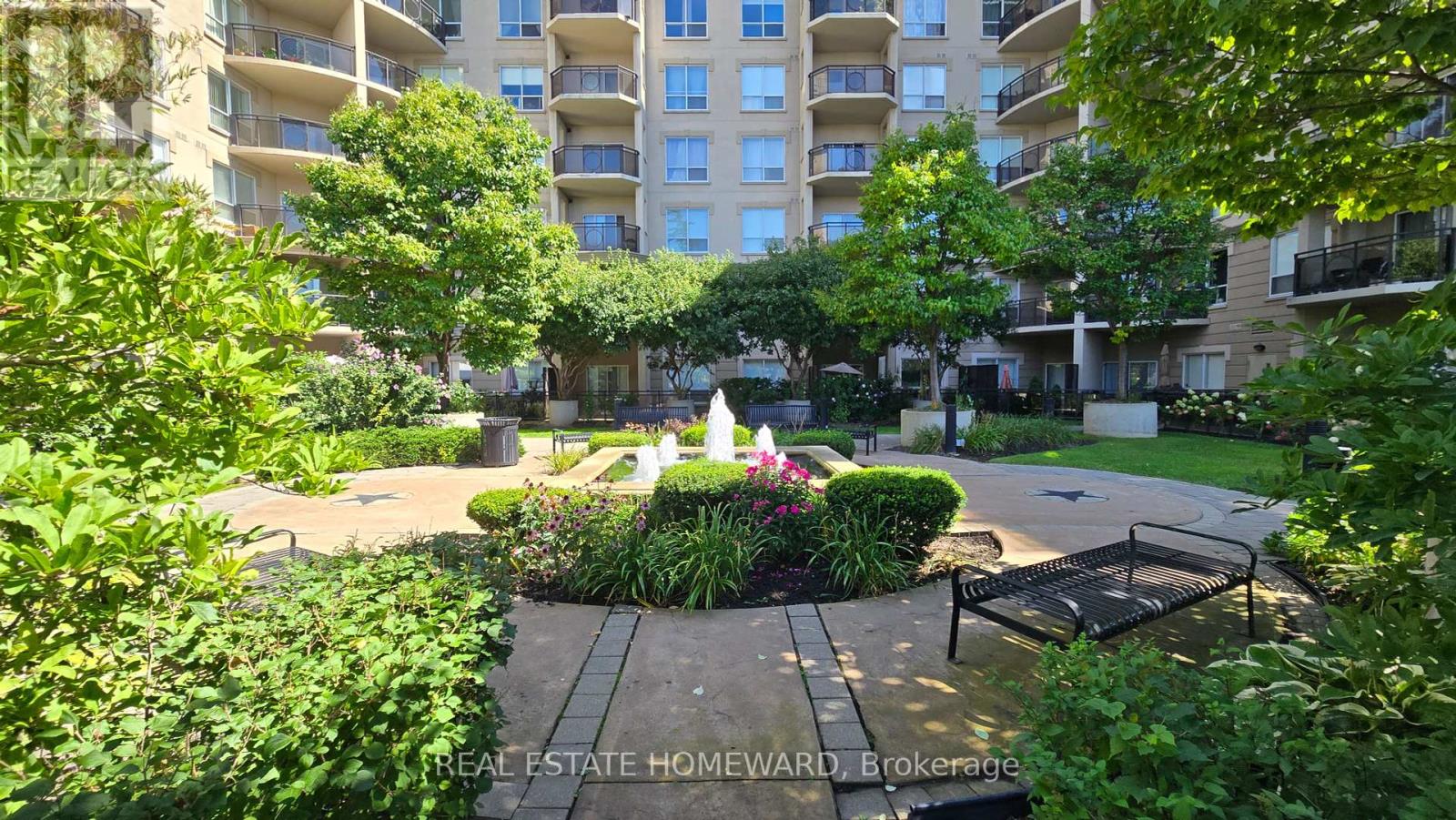 Photo 19 of 314 2 Maison Parc Court, Vaughan ON