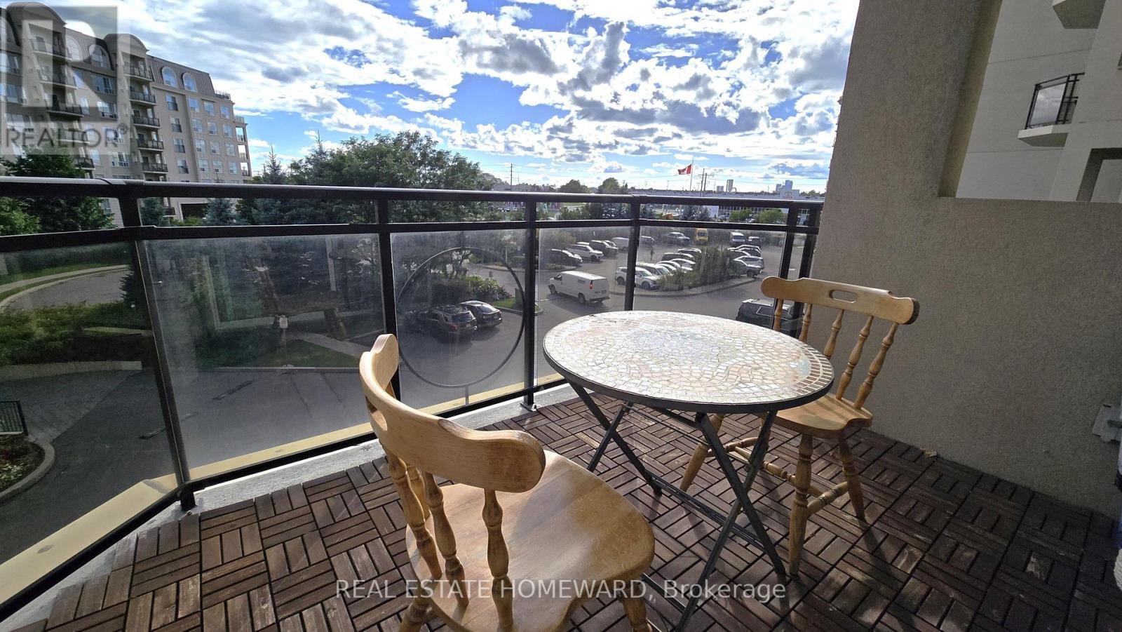 Photo 2 of 314 2 Maison Parc Court, Vaughan ON