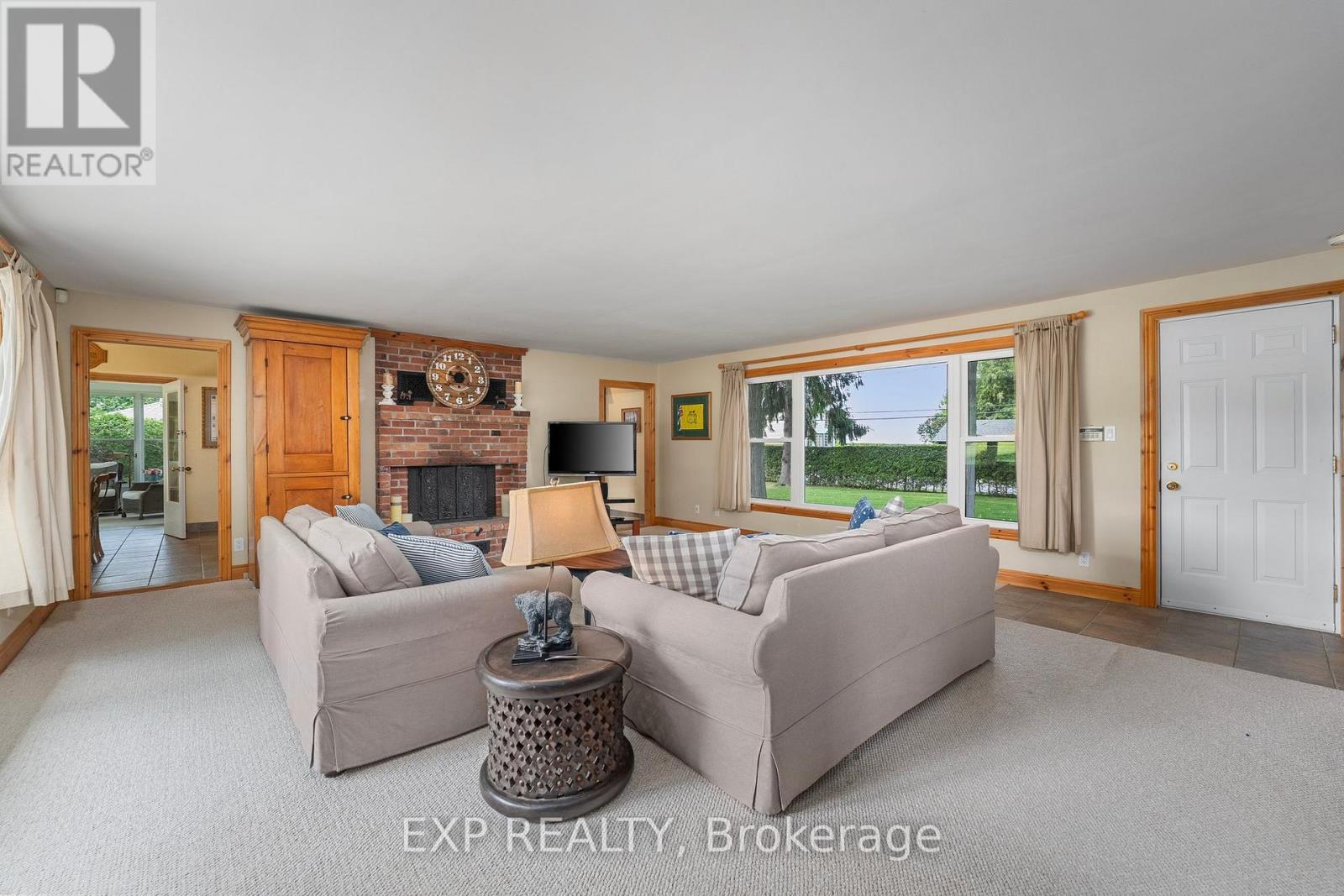 Photo 10 of 101 Hedge Road, Georgina ON