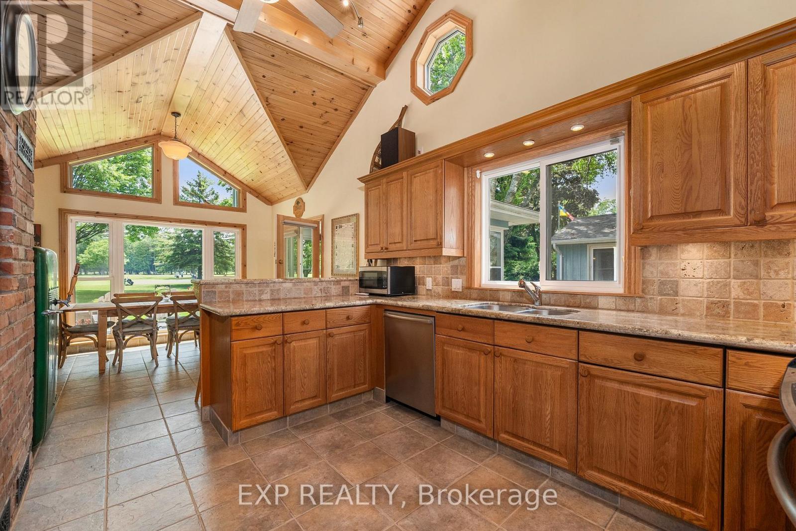 Photo 13 of 101 Hedge Road, Georgina ON