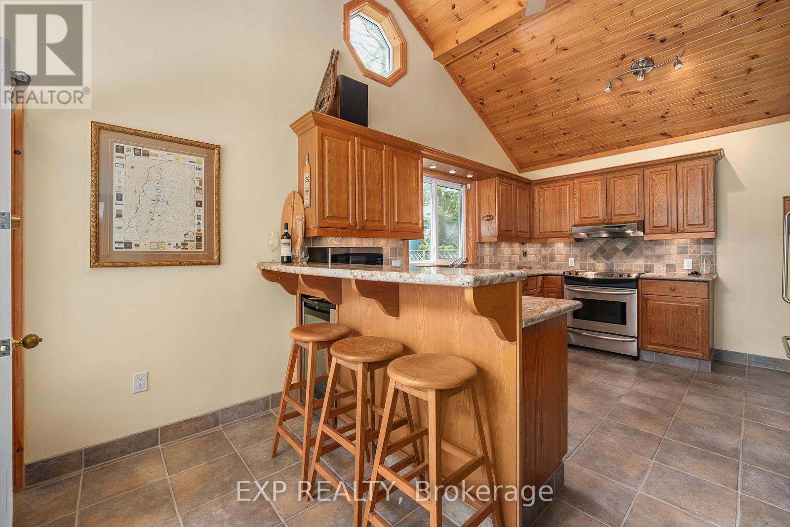 Photo 15 of 101 Hedge Road, Georgina ON