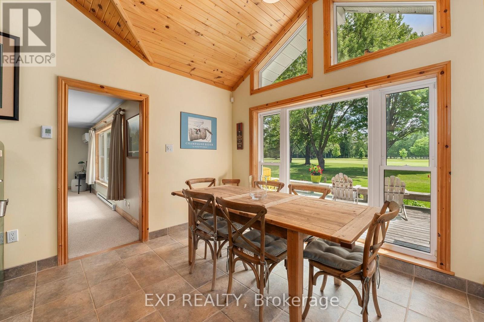 Photo 18 of 101 Hedge Road, Georgina ON