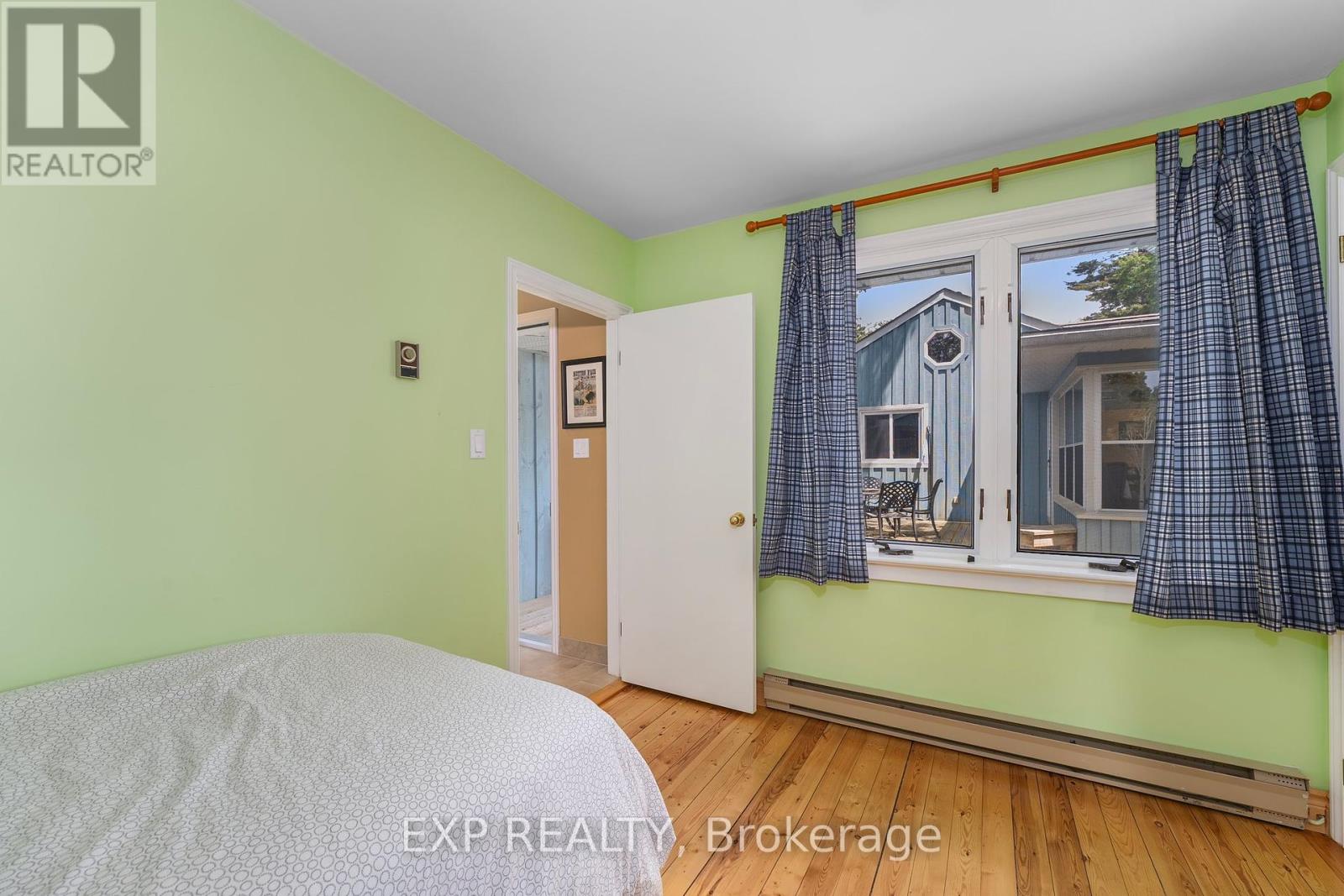 Photo 35 of 101 Hedge Road, Georgina ON