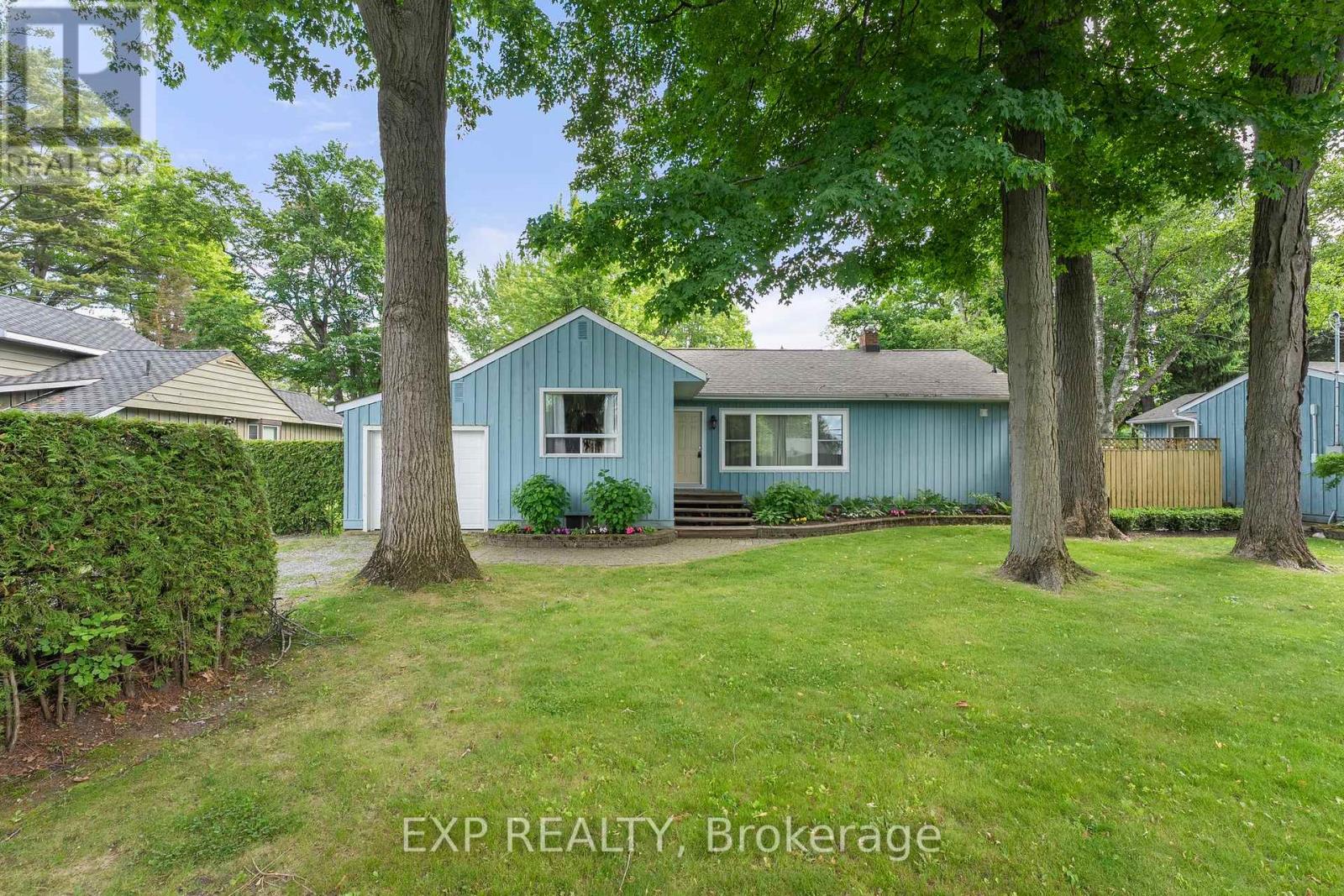 Photo 7 of 101 Hedge Road, Georgina ON