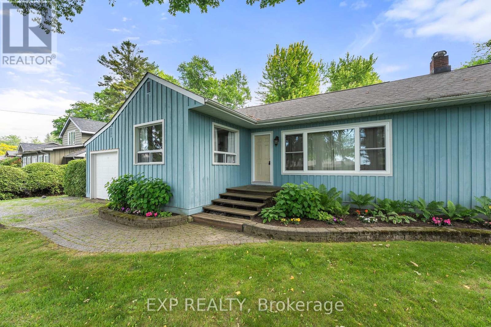 Photo 8 of 101 Hedge Road, Georgina ON