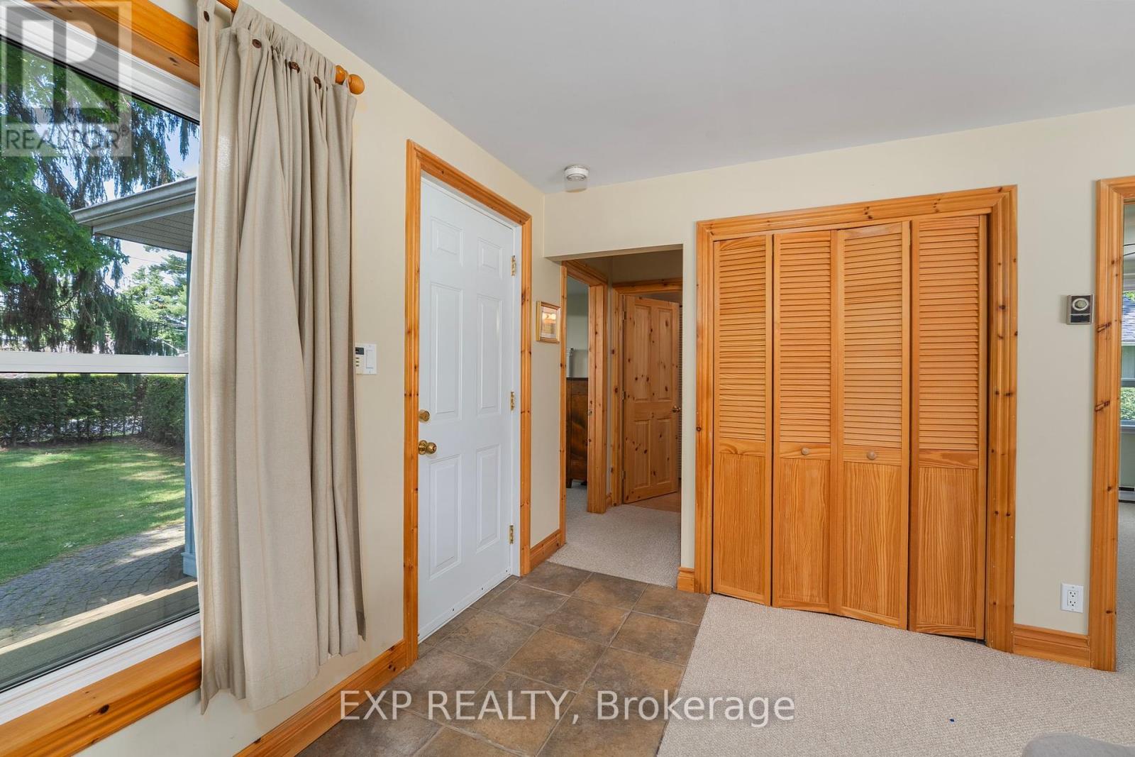 Photo 9 of 101 Hedge Road, Georgina ON