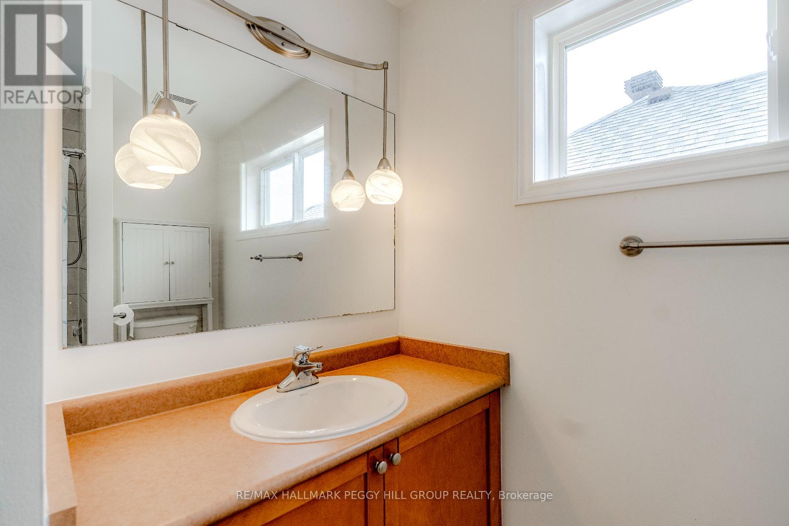 Photo 11 of 29 Brookwood Drive, Barrie ON