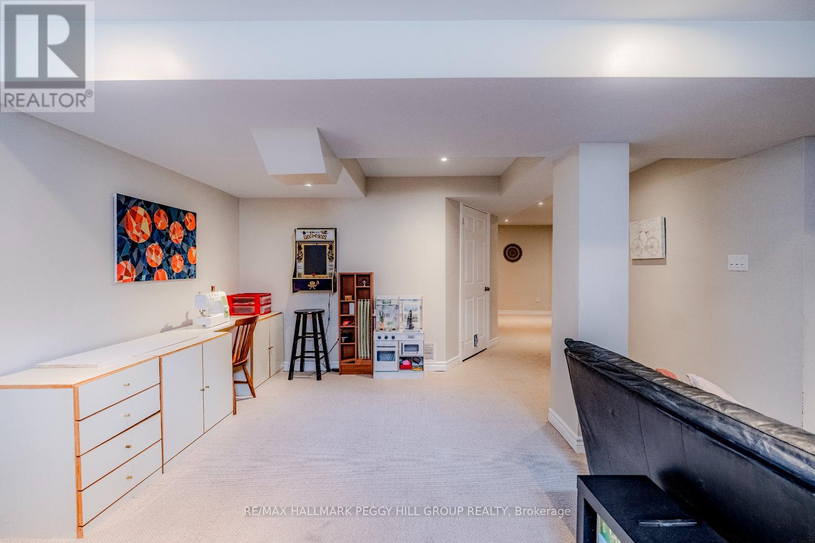 Photo 17 of 29 Brookwood Drive, Barrie ON
