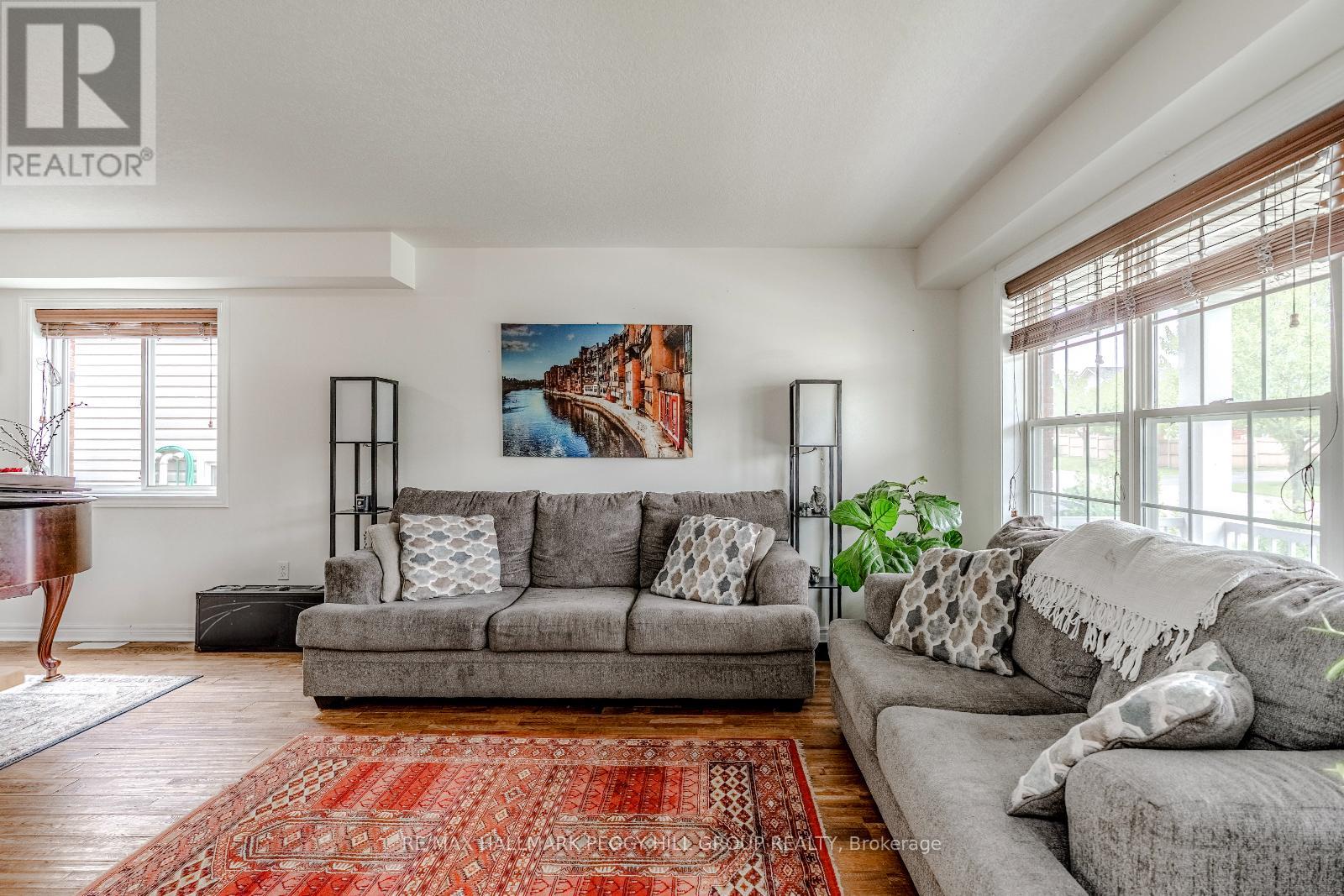 Photo 2 of 29 Brookwood Drive, Barrie ON