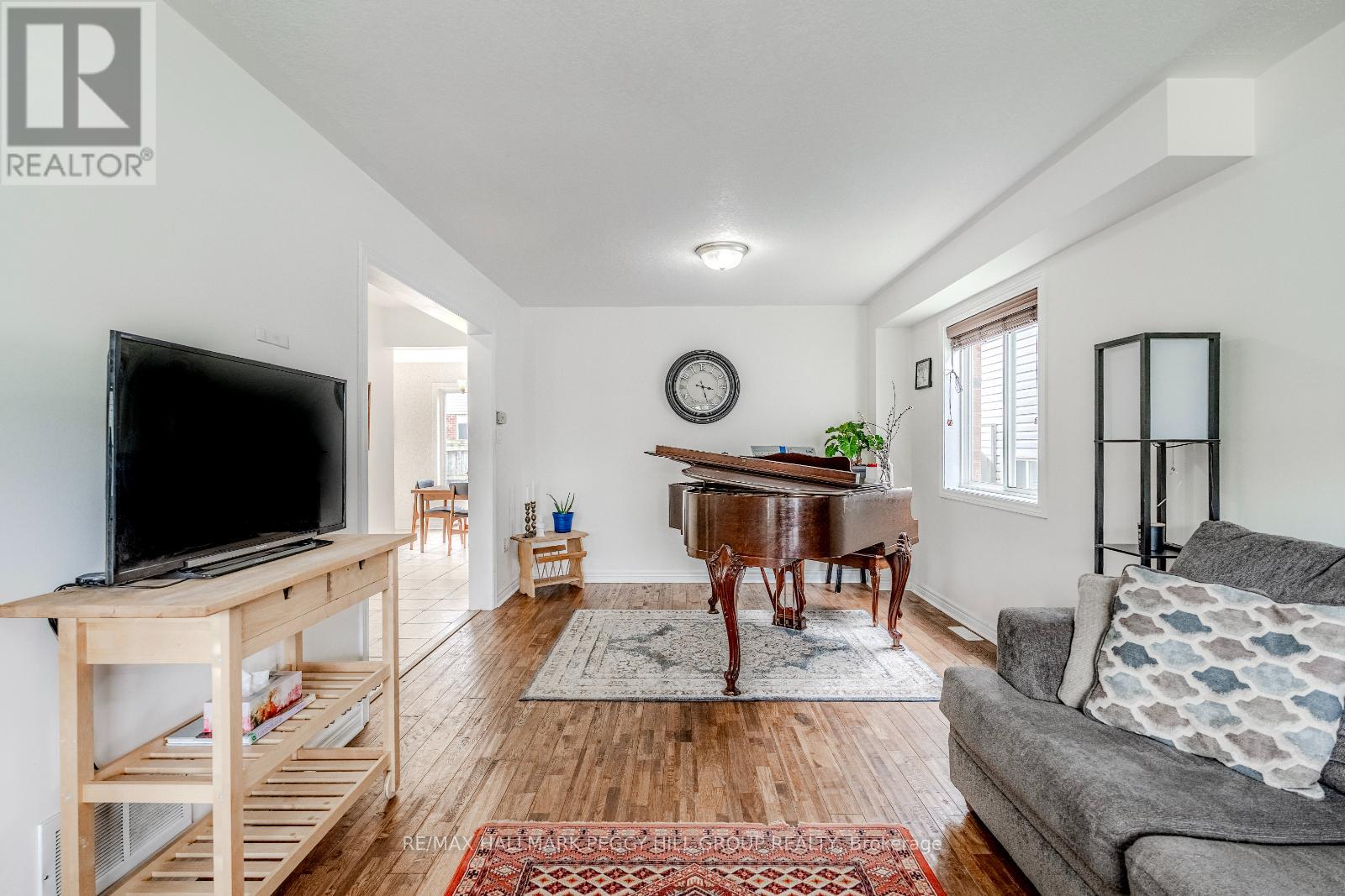 Photo 6 of 29 Brookwood Drive, Barrie ON