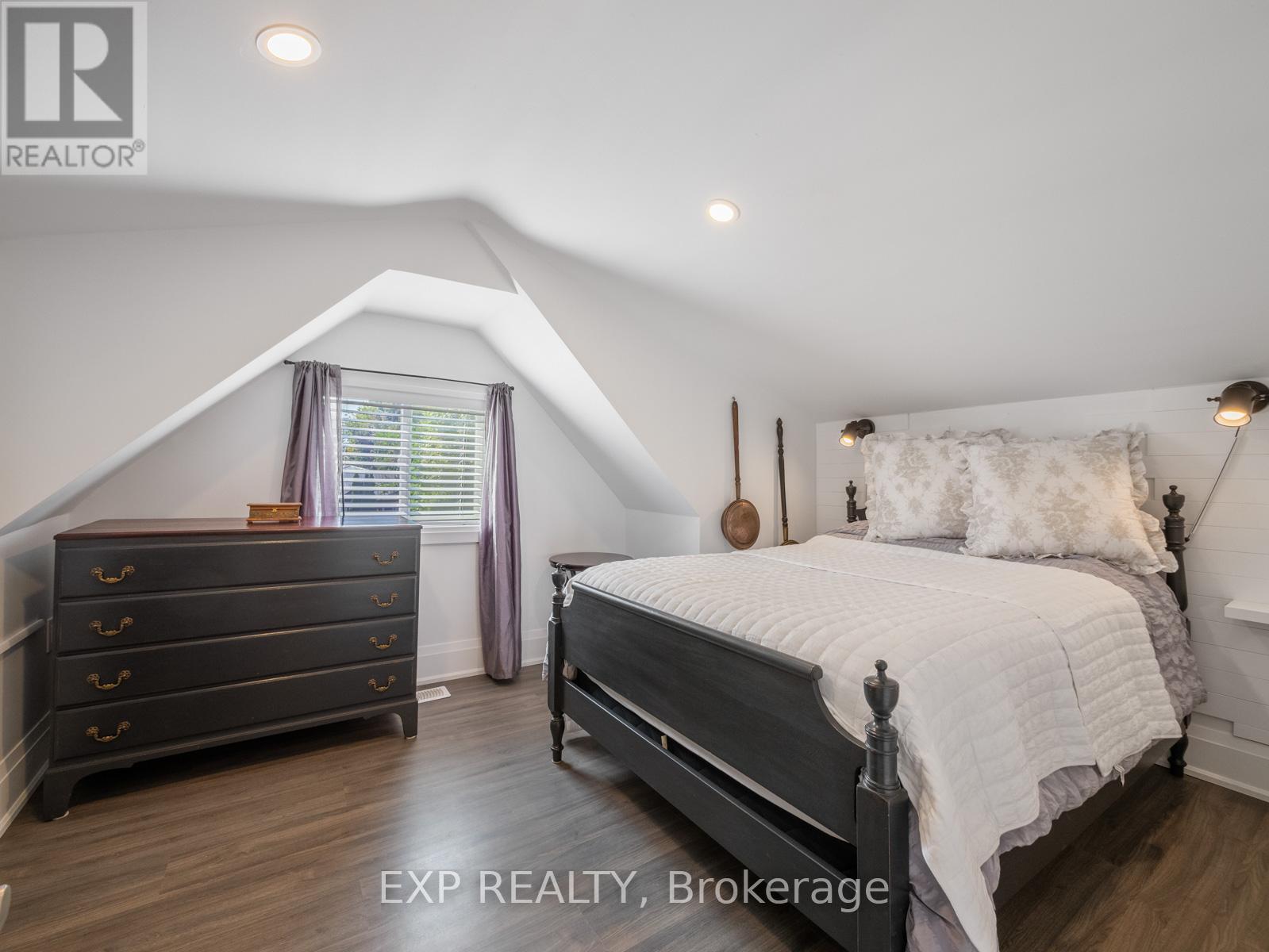 Photo 23 of 370 Homewood Avenue, Orillia ON