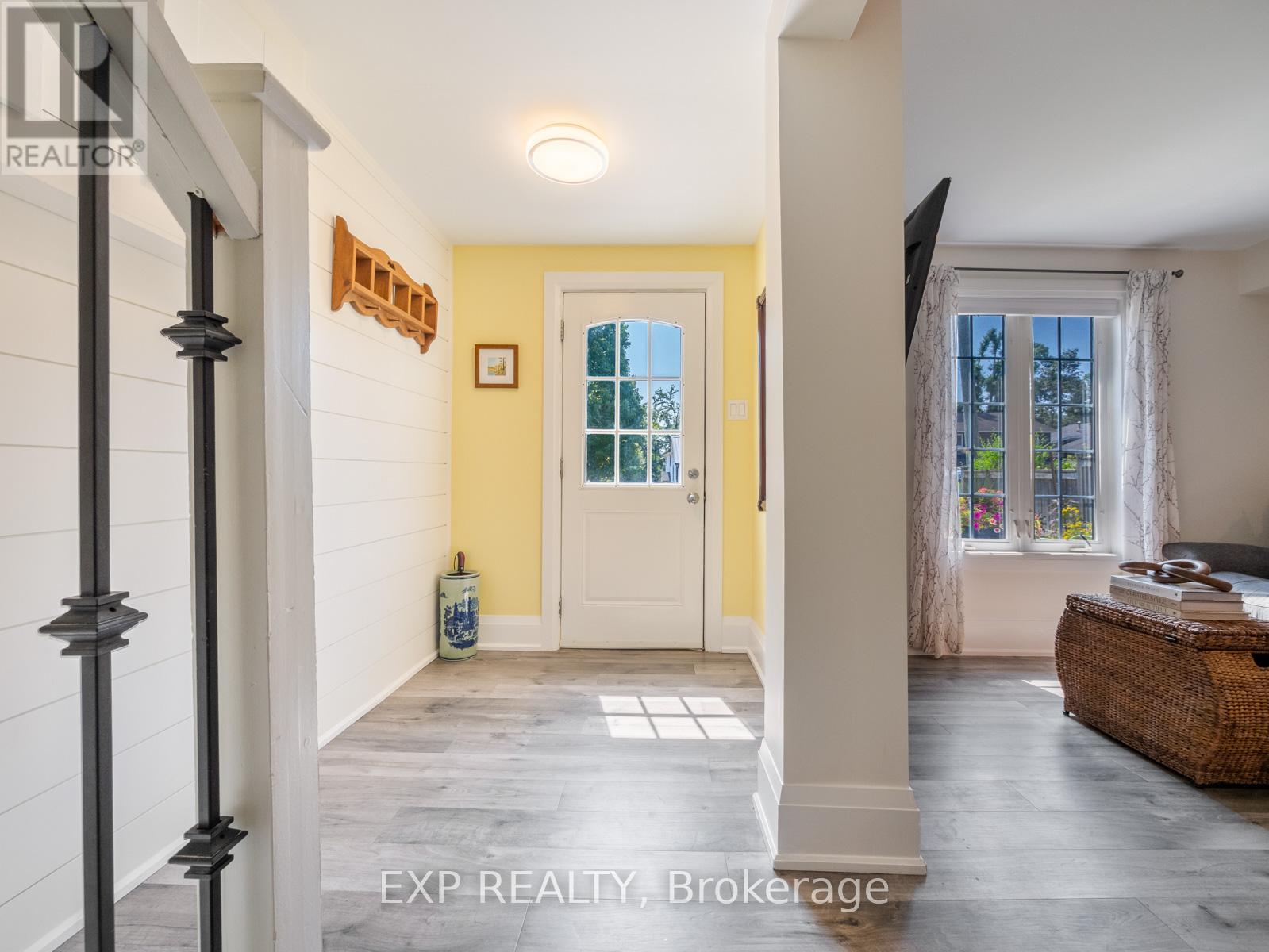 Photo 3 of 370 Homewood Avenue, Orillia ON