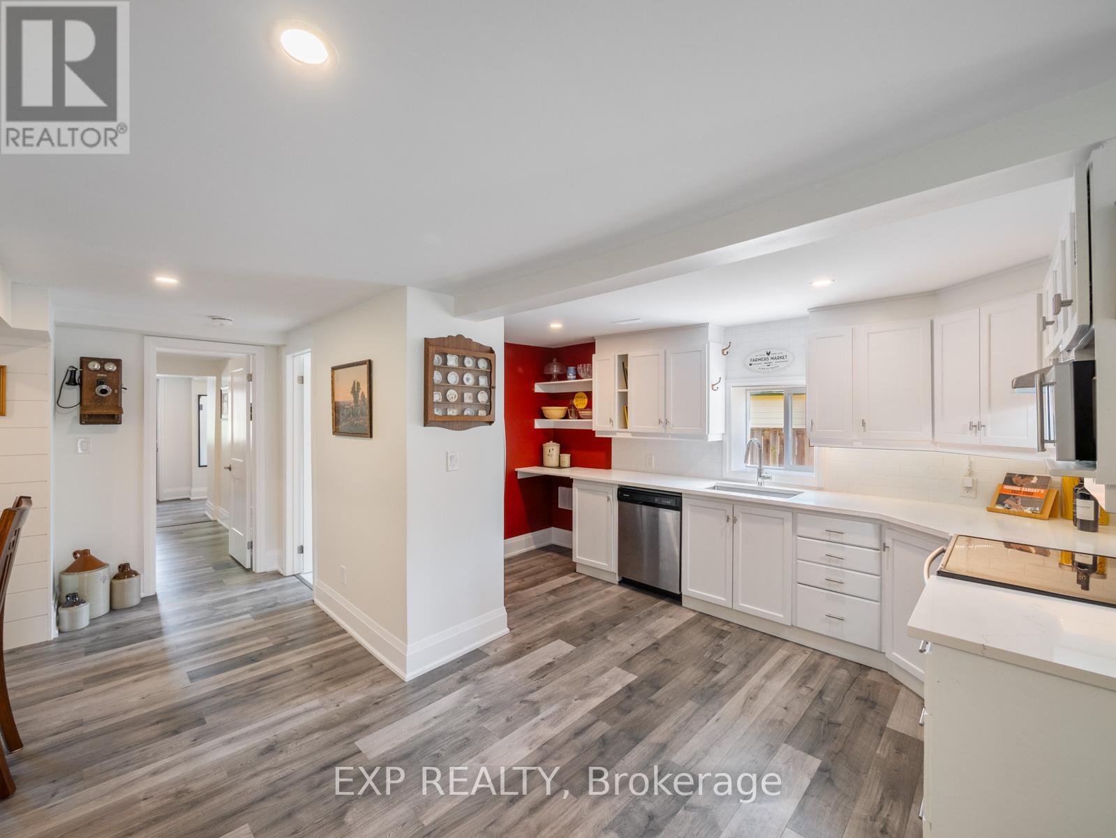 Photo 6 of 370 Homewood Avenue, Orillia ON