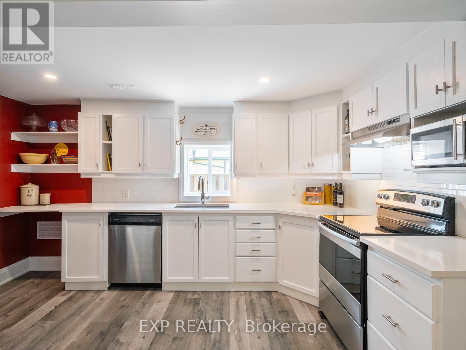 Photo 7 of 370 Homewood Avenue, Orillia ON