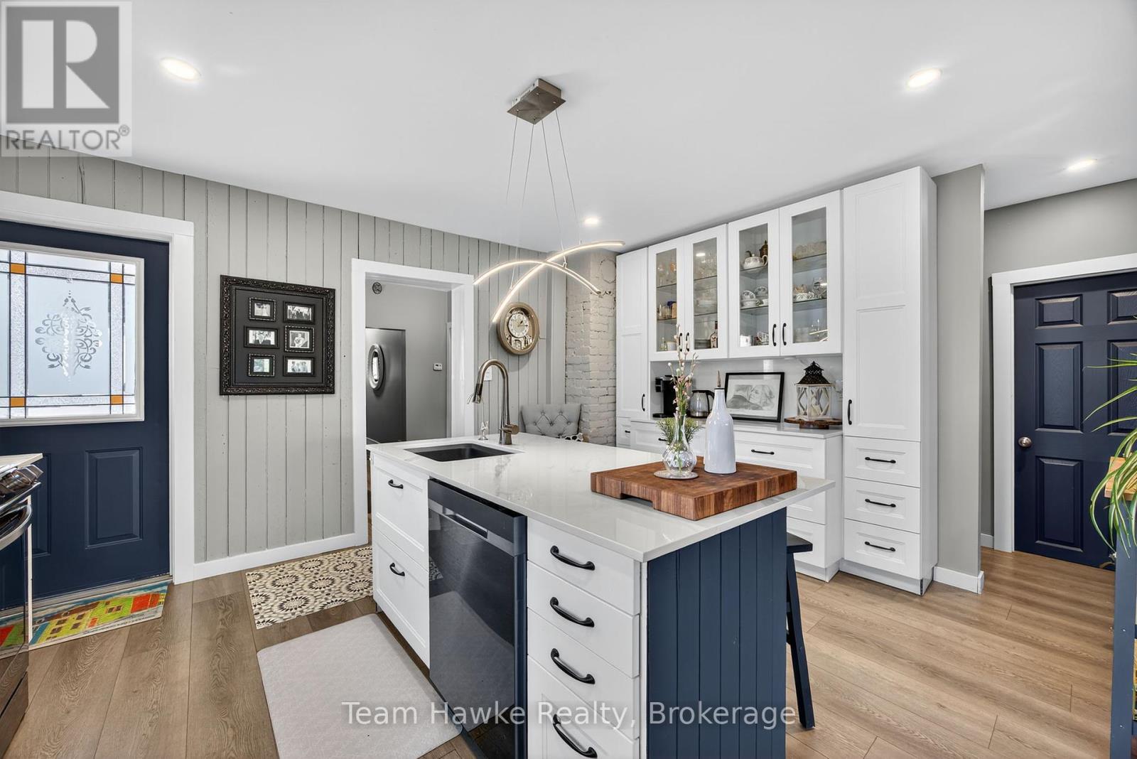 Photo 11 of 19 Water Street, Penetanguishene ON