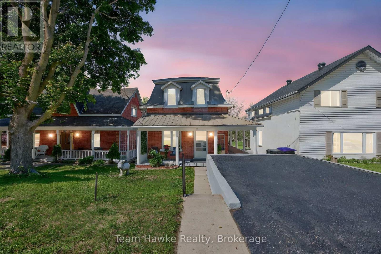 Photo 2 of 19 Water Street, Penetanguishene ON