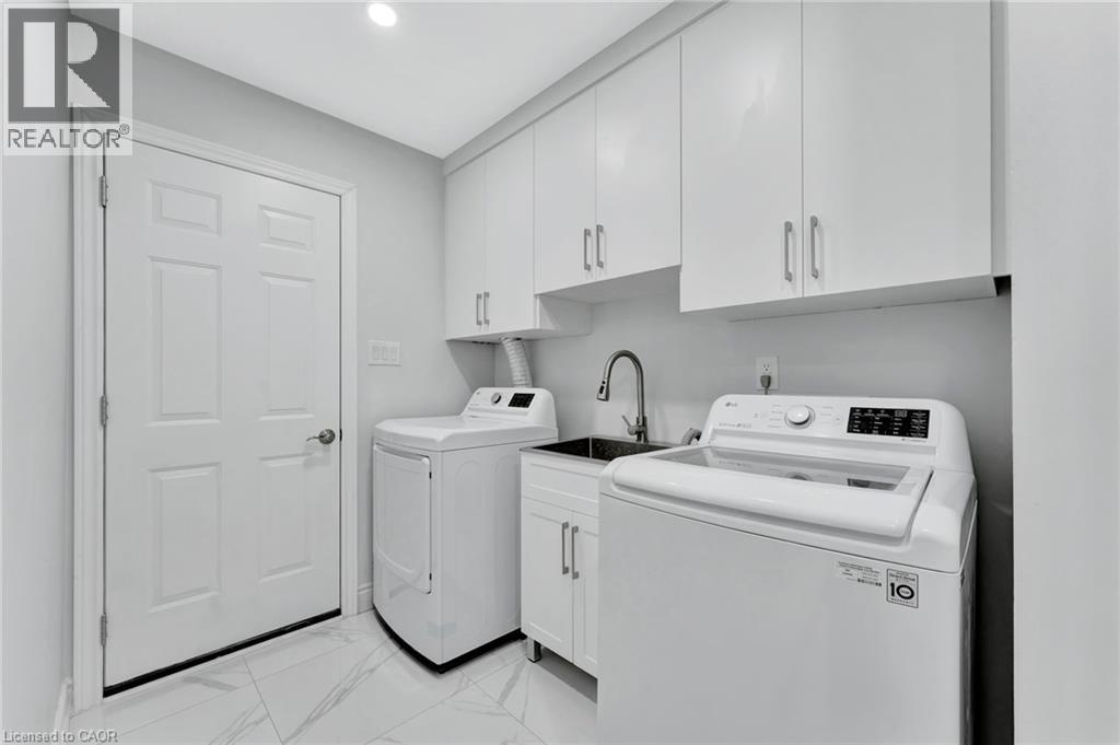 Photo 35 of 449 Acadia Drive, Hamilton ON