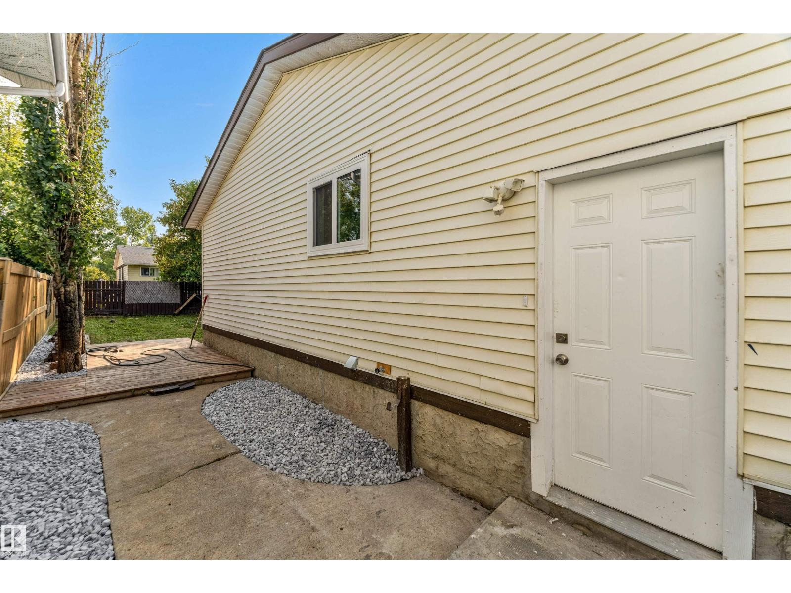 Photo 8 of 4805 44 Ave, Beaumont AB