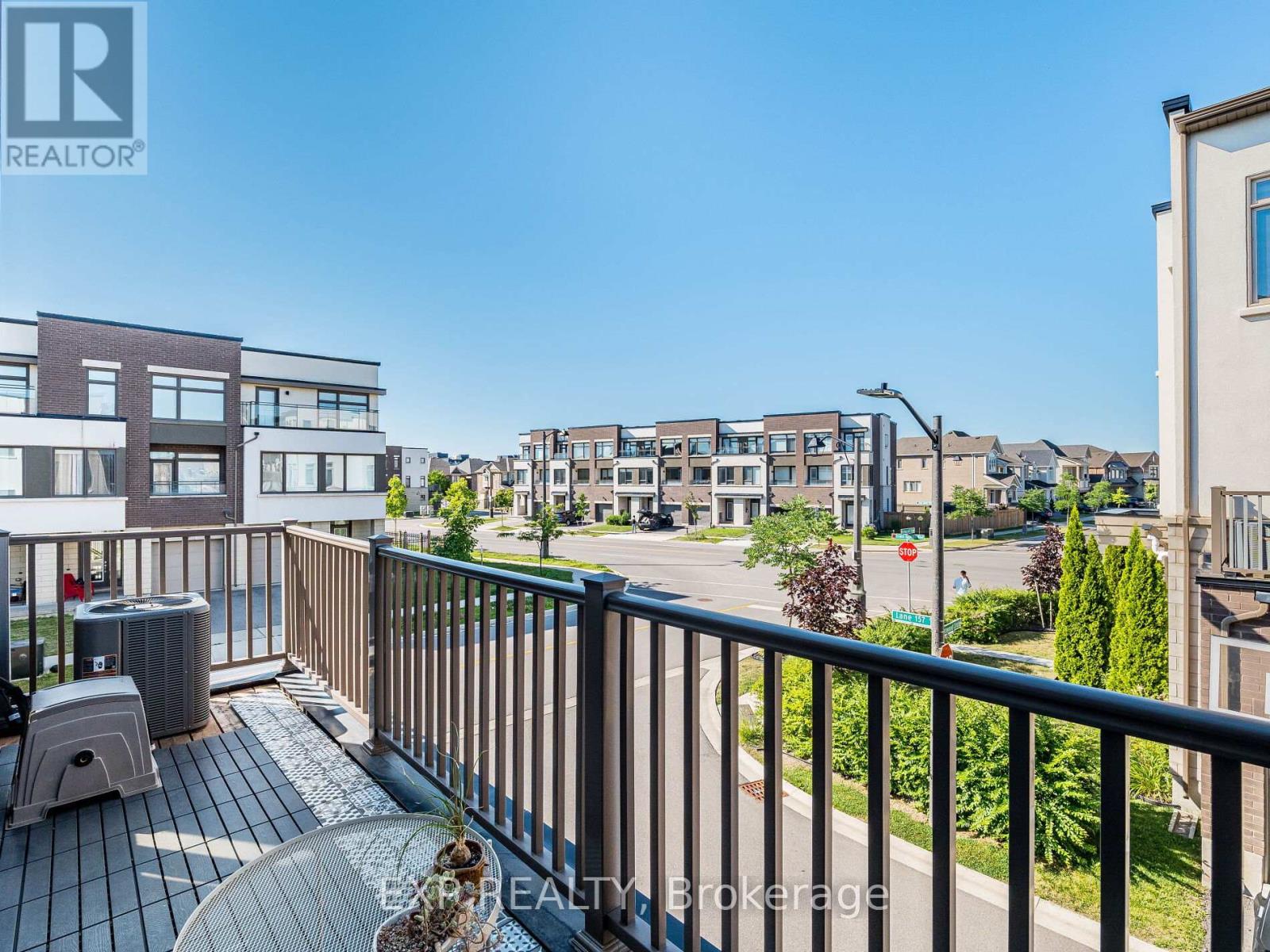 Photo 12 of 3128 Mintwood Circle, Oakville ON
