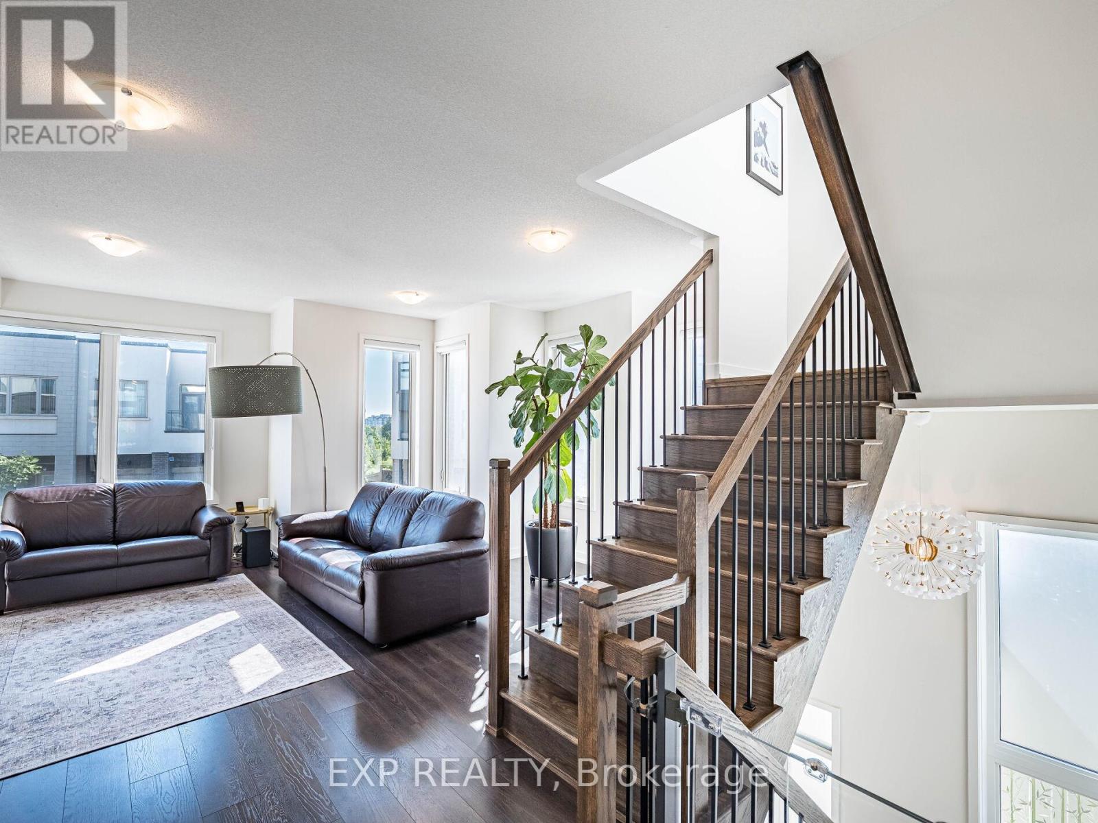 Photo 15 of 3128 Mintwood Circle, Oakville ON