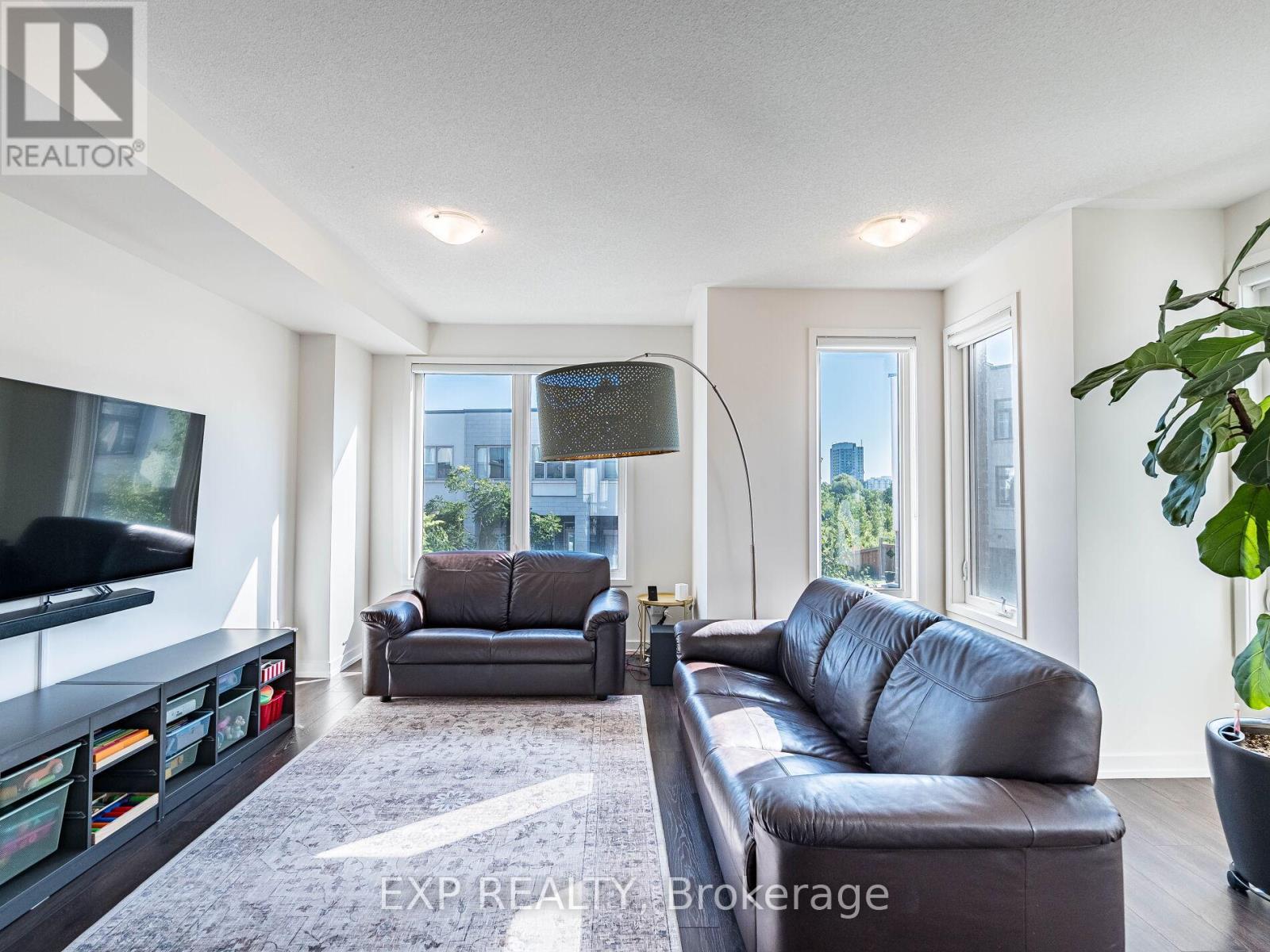Photo 17 of 3128 Mintwood Circle, Oakville ON