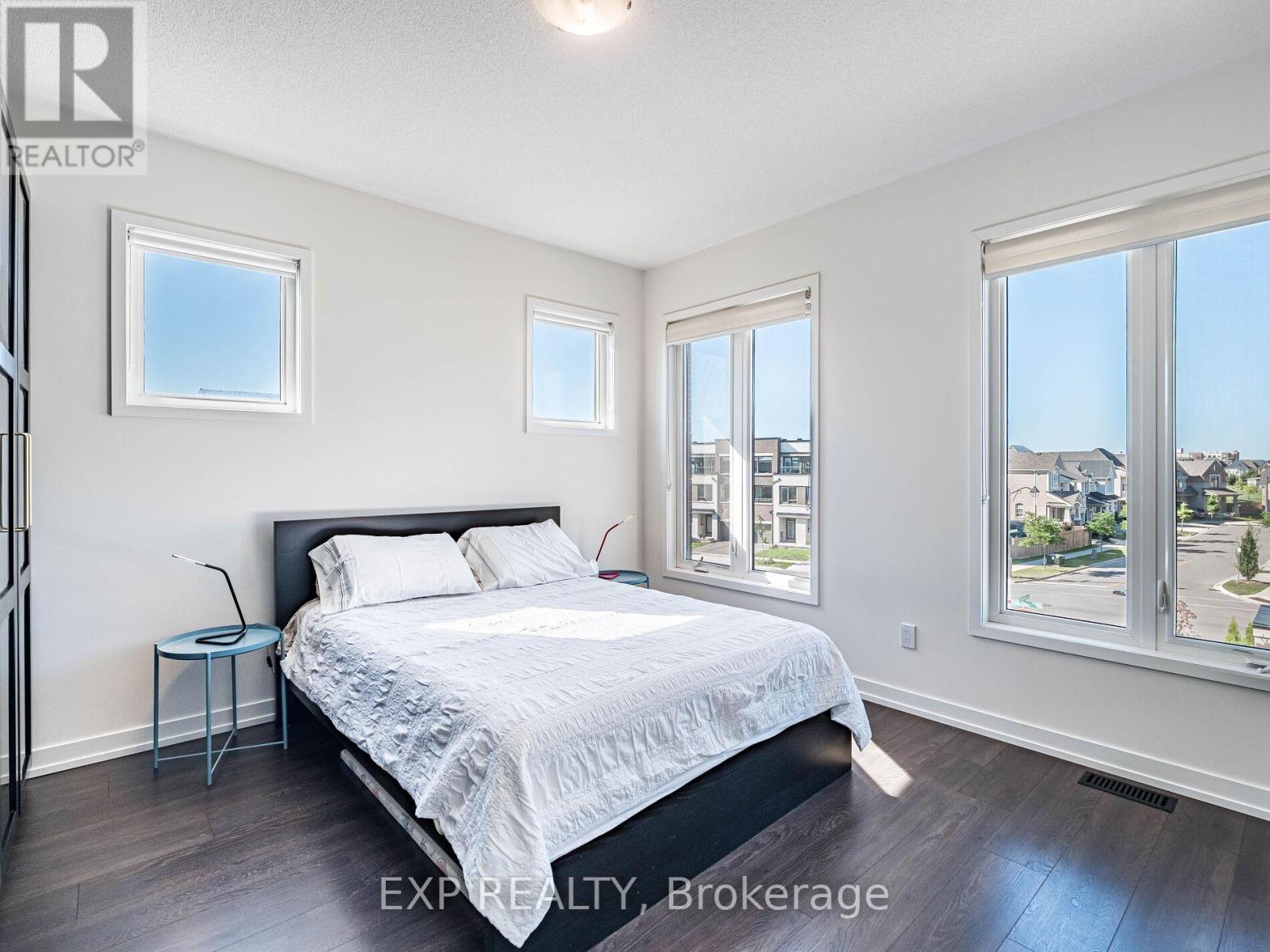 Photo 31 of 3128 Mintwood Circle, Oakville ON