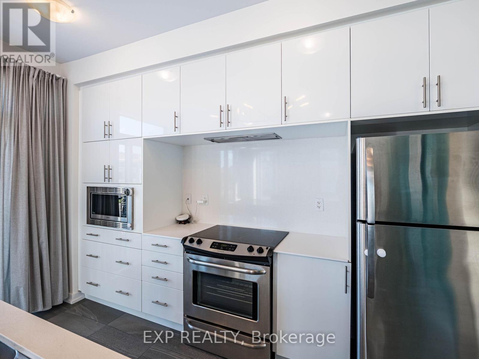 Photo 6 of 3128 Mintwood Circle, Oakville ON
