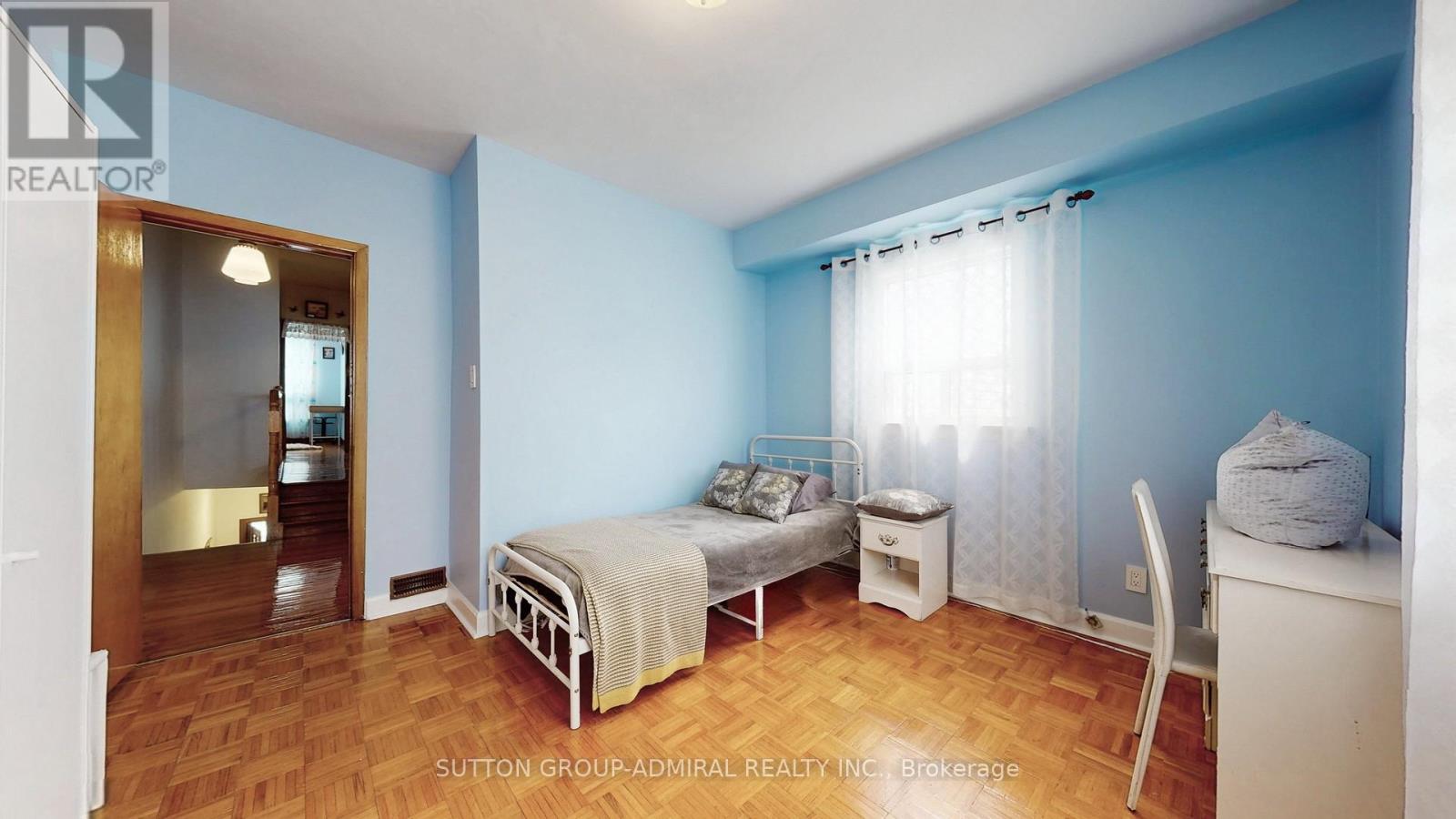 Photo 24 of 90 Westmoreland Avenue, Toronto ON