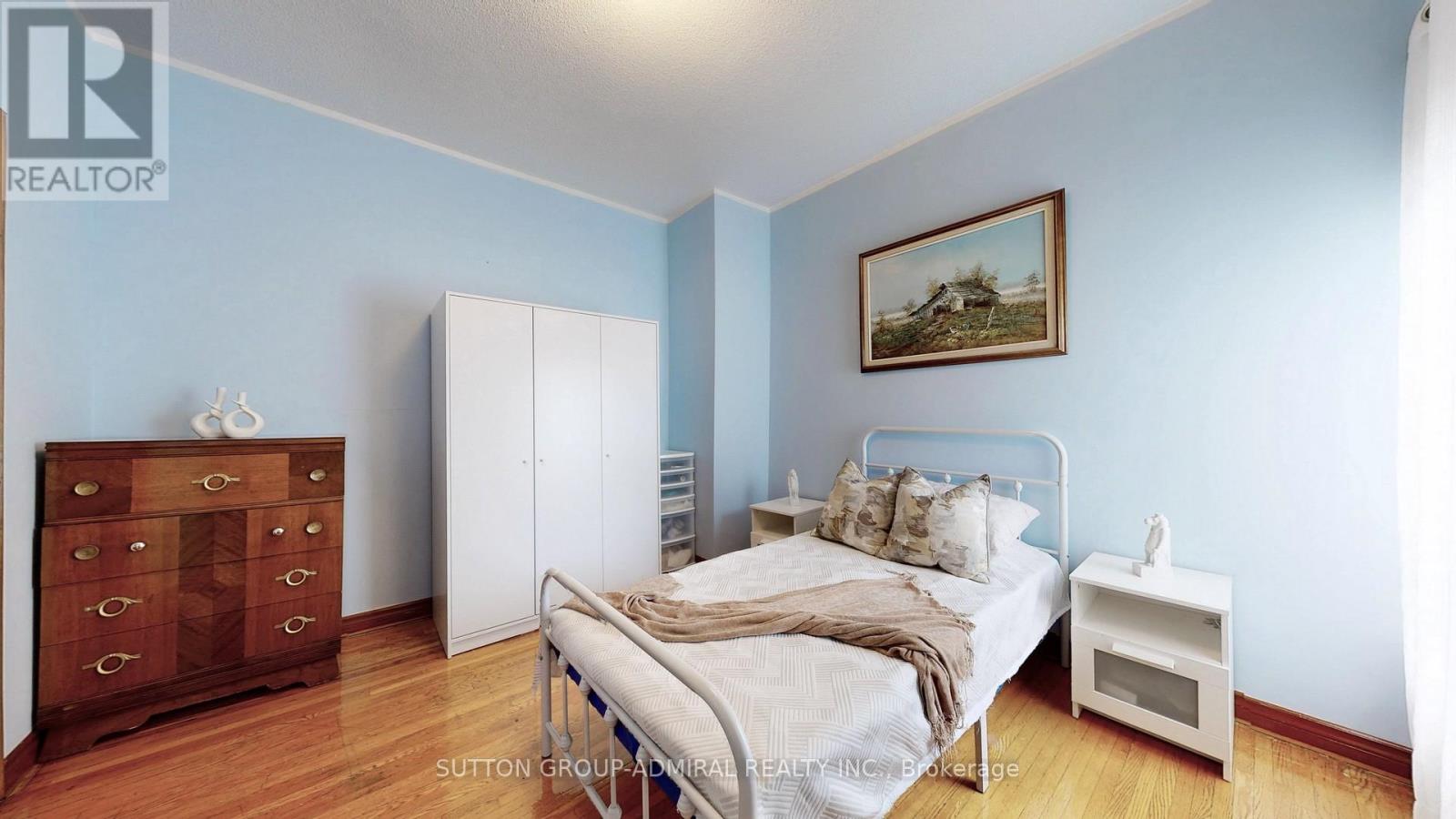 Photo 27 of 90 Westmoreland Avenue, Toronto ON