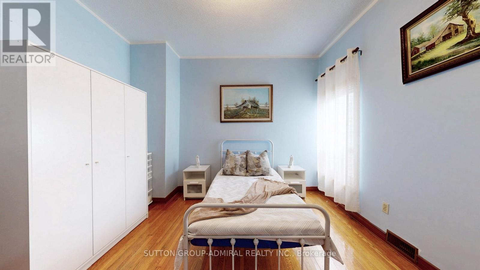 Photo 29 of 90 Westmoreland Avenue, Toronto ON