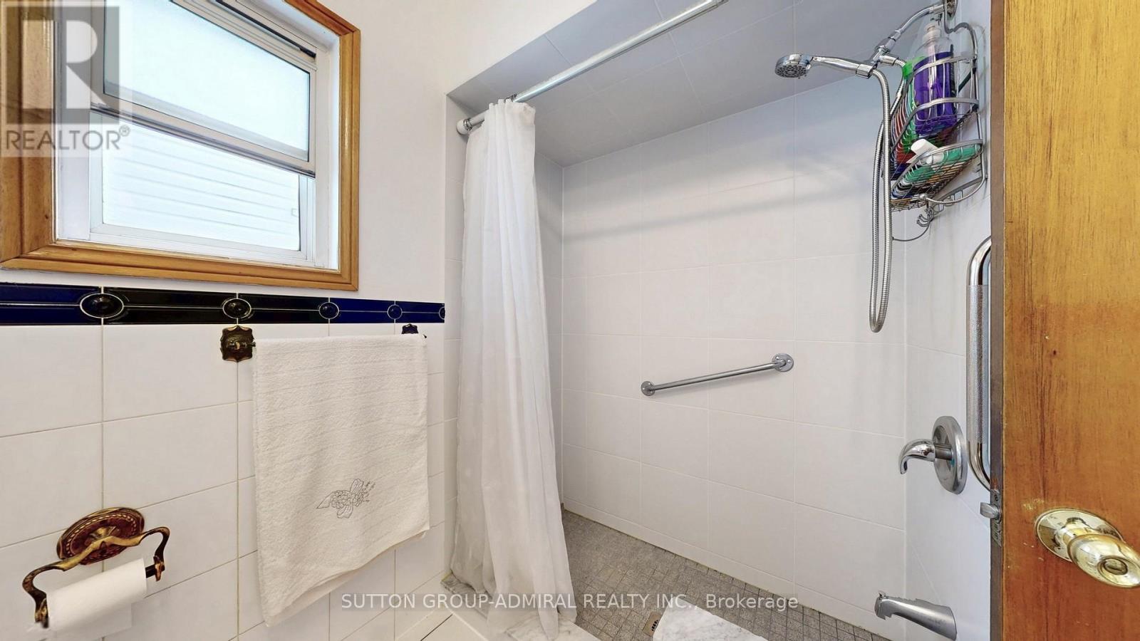 Photo 33 of 90 Westmoreland Avenue, Toronto ON