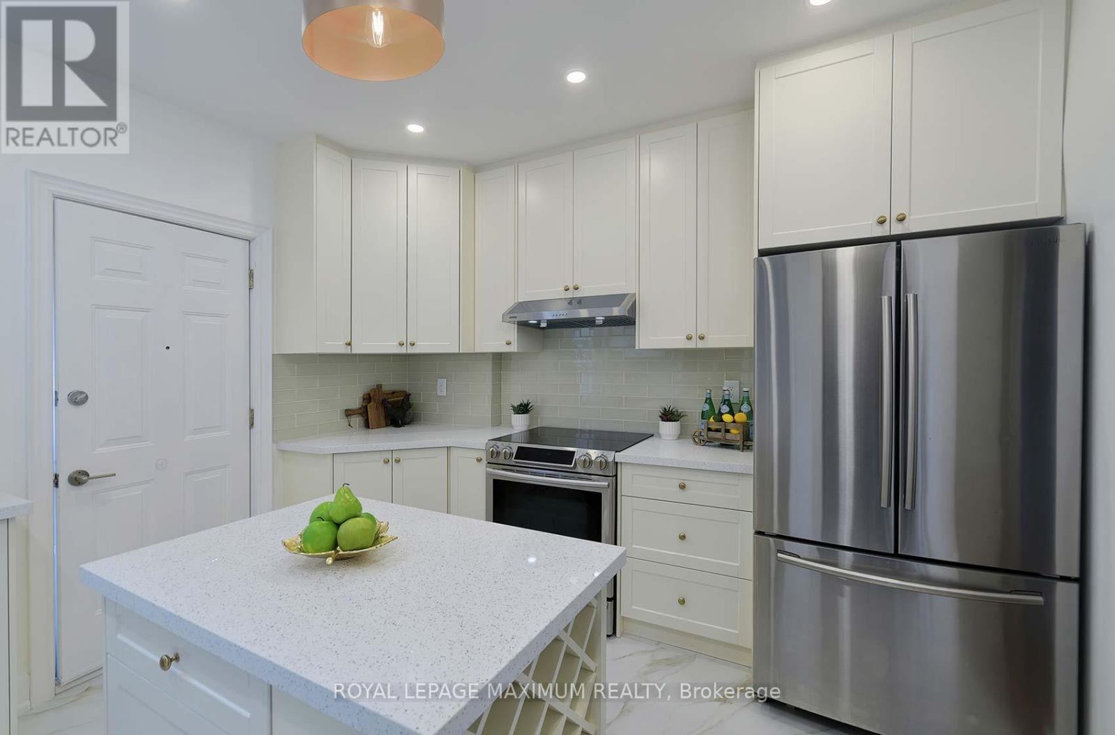 Photo 13 of 132 Wallace Avenue, Toronto ON