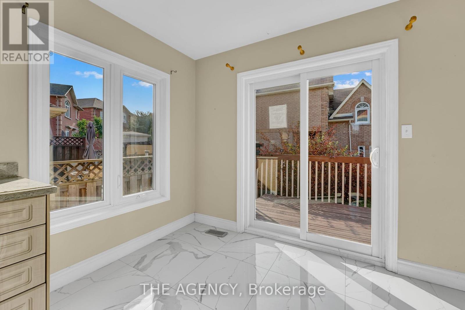 Photo 10 of 48 Zachary Drive, Brampton ON