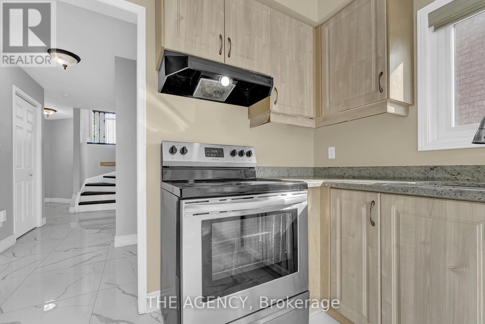 Photo 14 of 48 Zachary Drive, Brampton ON