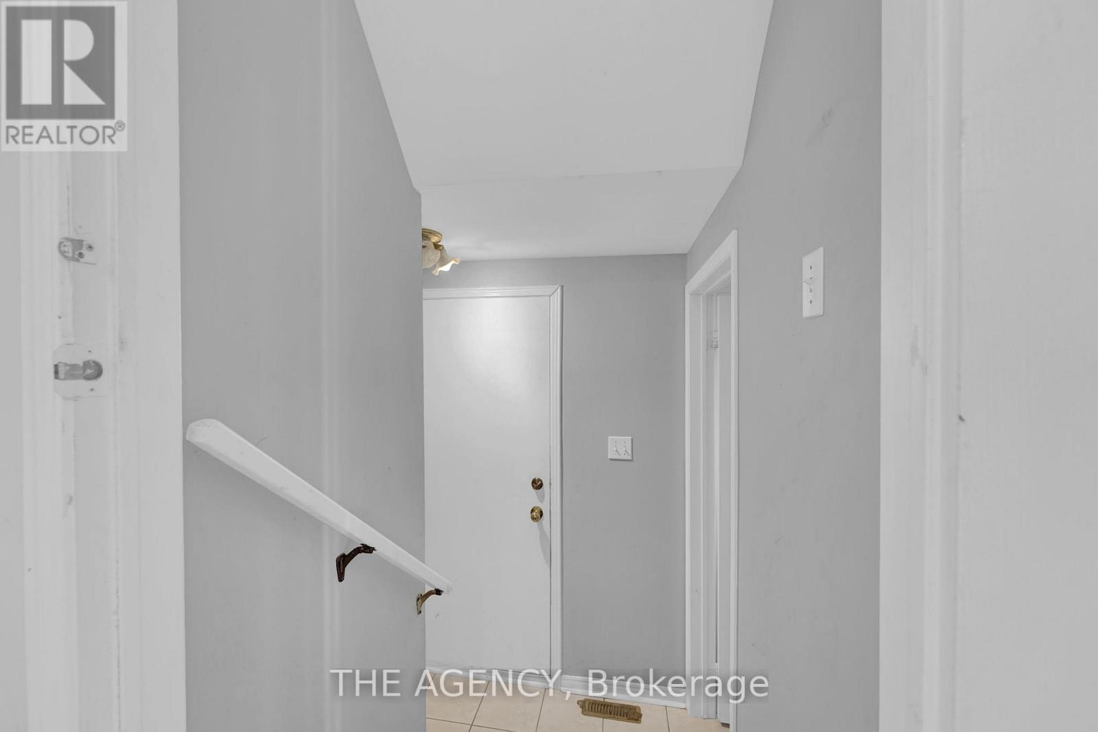 Photo 32 of 48 Zachary Drive, Brampton ON
