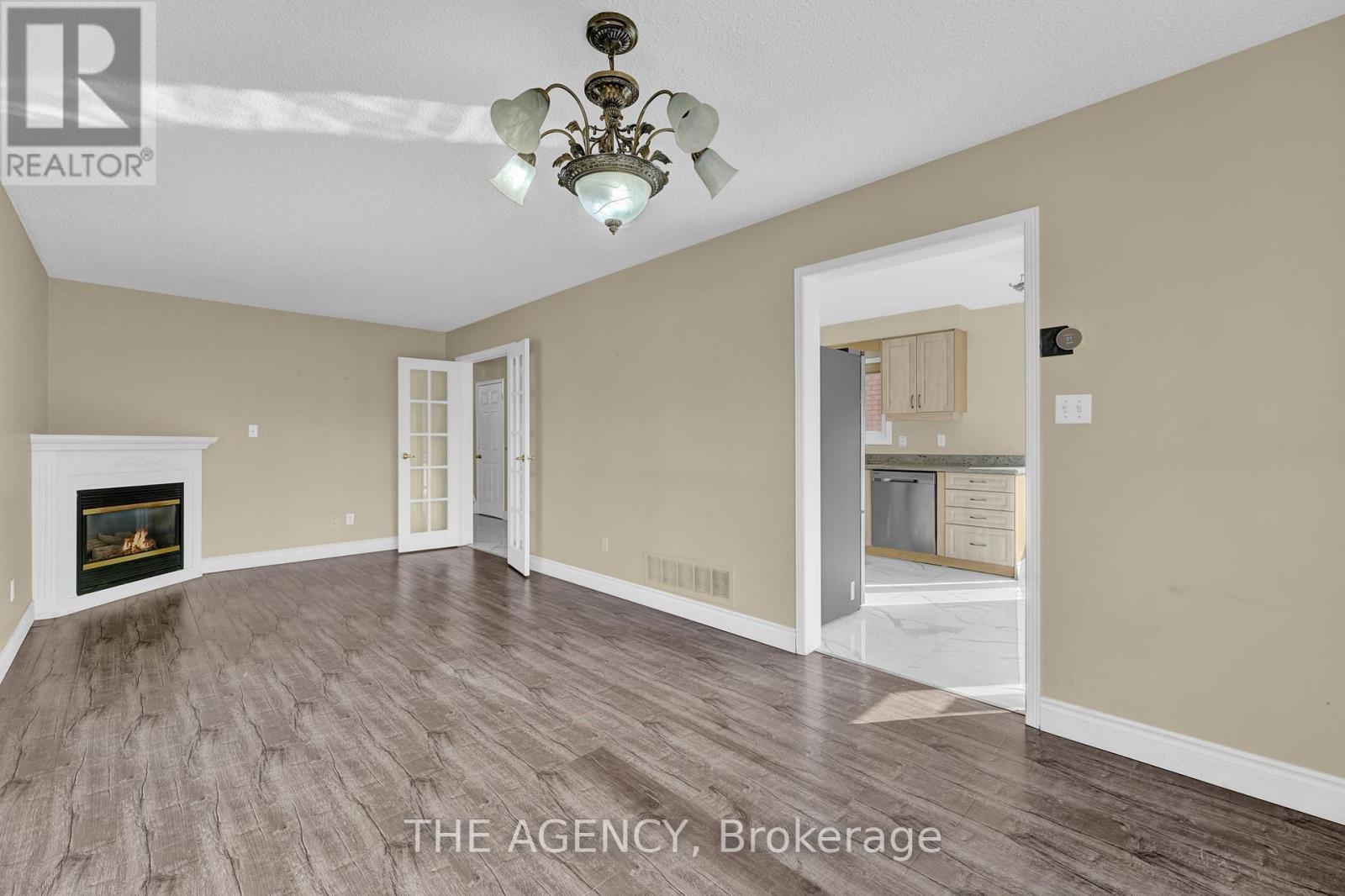 Photo 7 of 48 Zachary Drive, Brampton ON