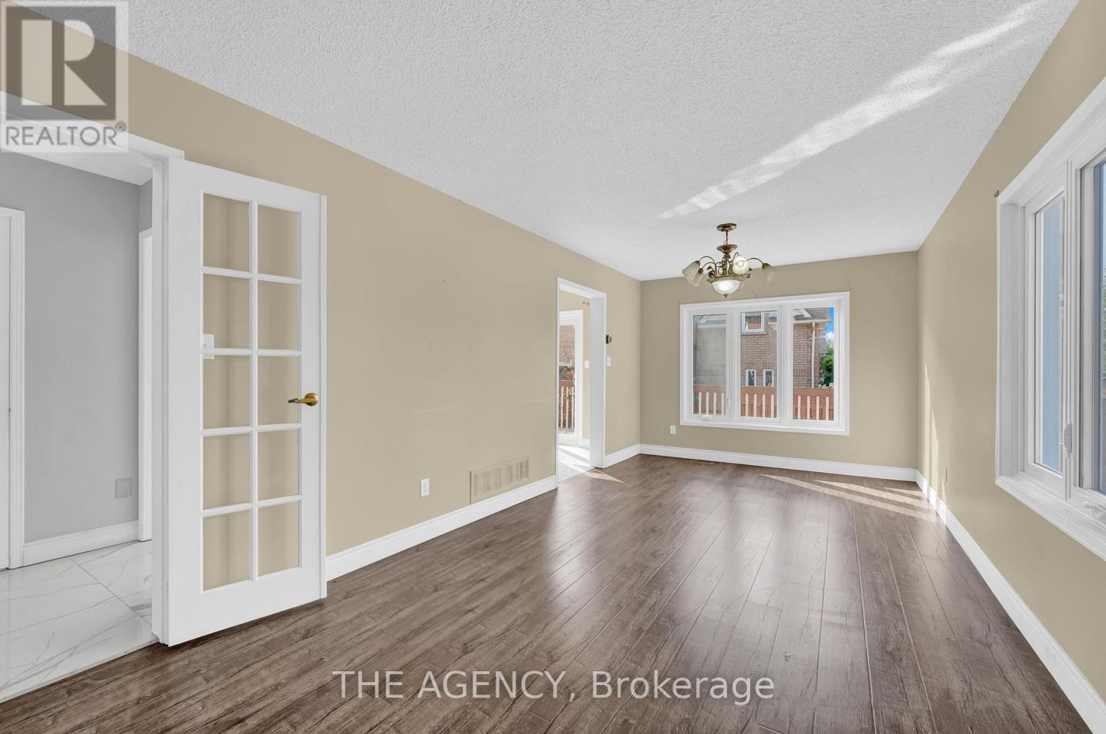 Photo 9 of 48 Zachary Drive, Brampton ON