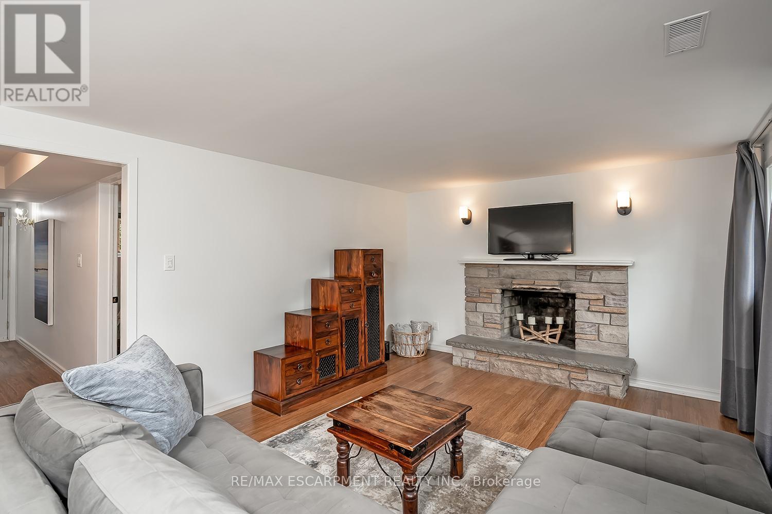 Photo 26 of 406 Oakwood Drive, Burlington ON