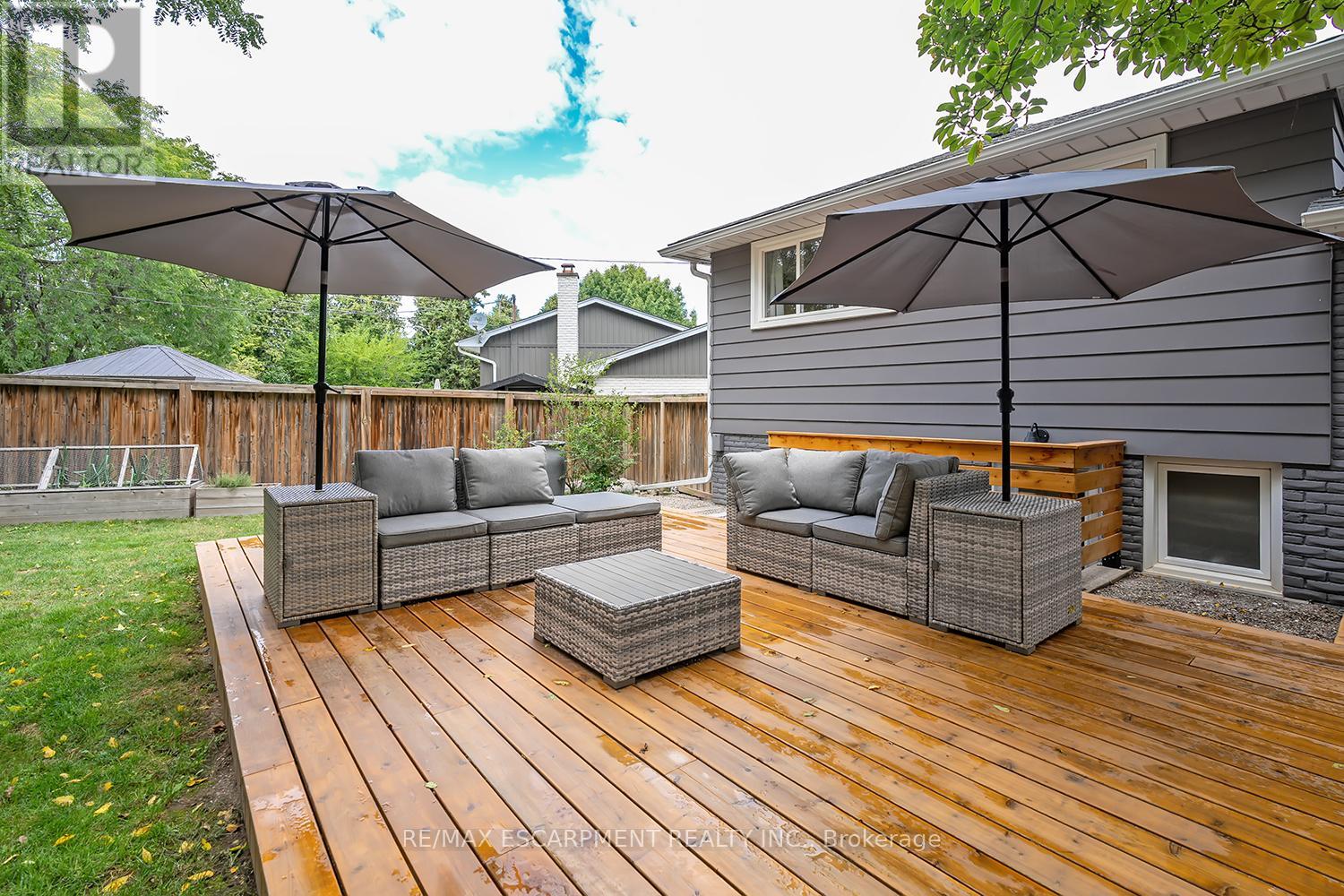 Photo 38 of 406 Oakwood Drive, Burlington ON