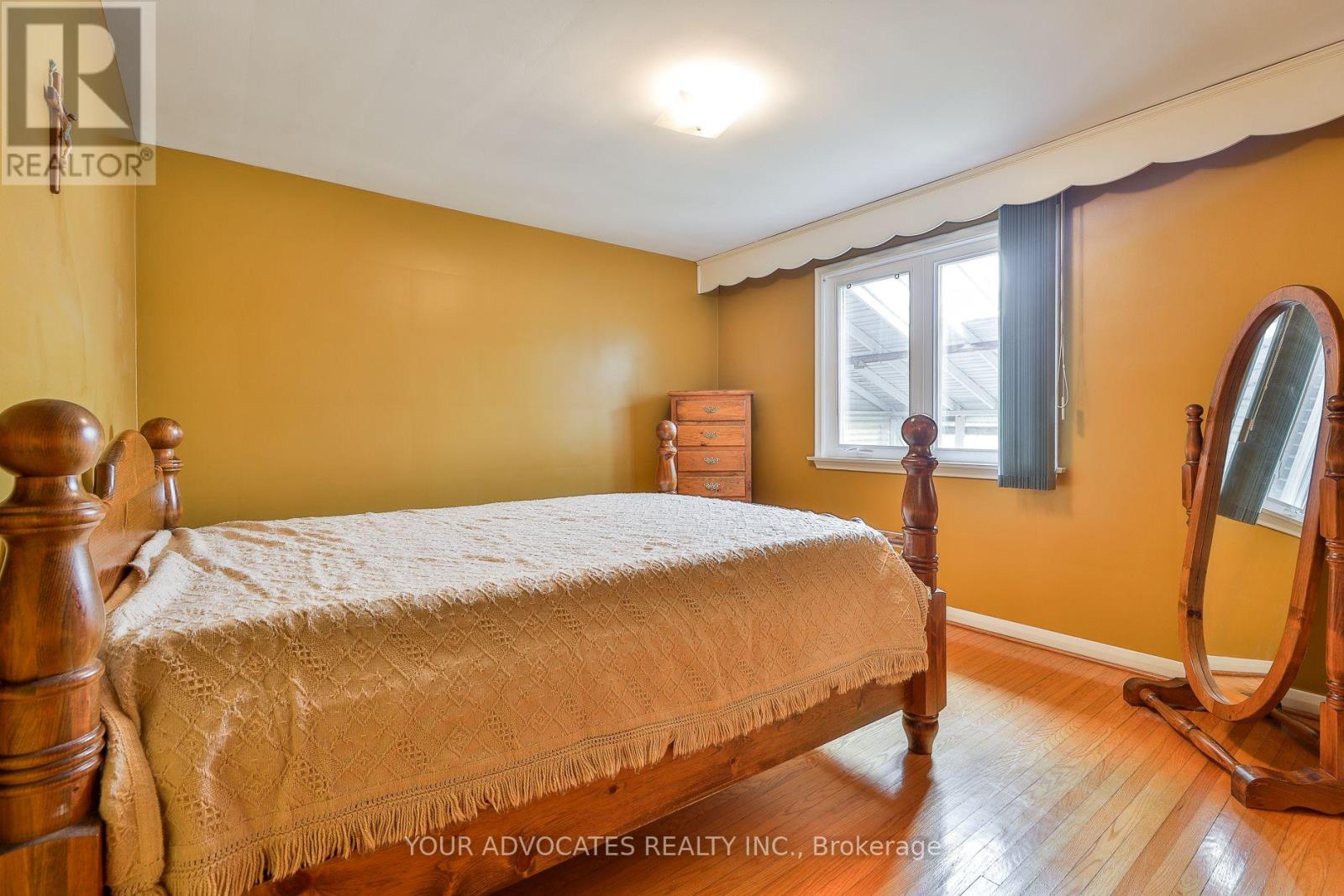 Photo 23 of 35 Beckett Avenue, Toronto ON