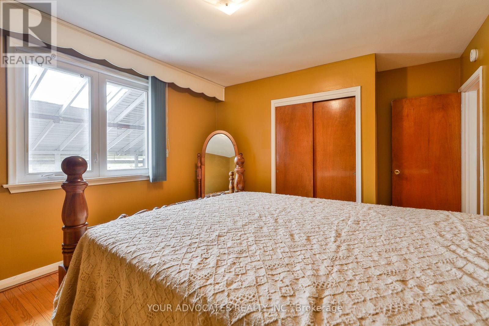 Photo 26 of 35 Beckett Avenue, Toronto ON
